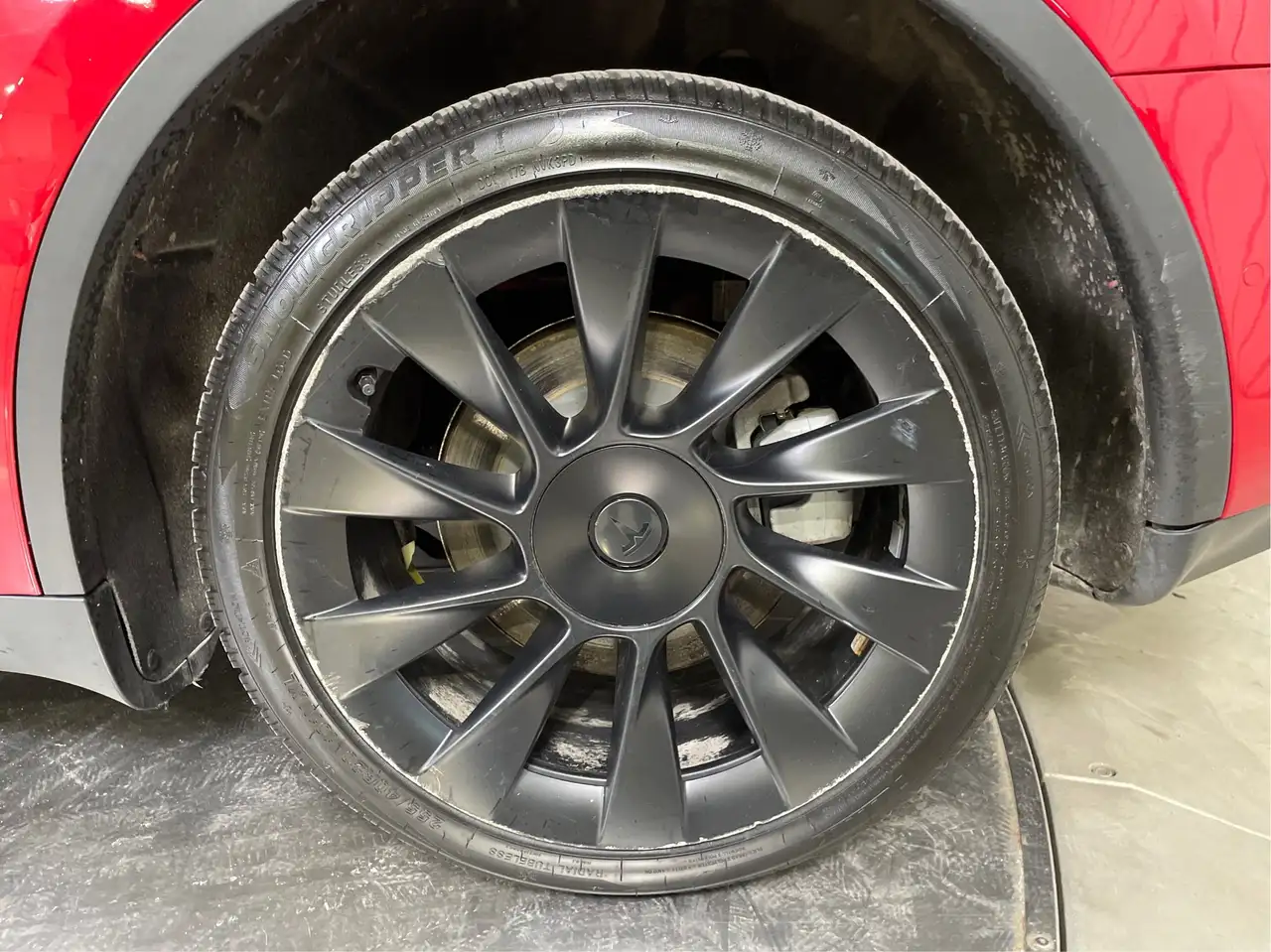 Tesla Model Y photo Tesla Model Y