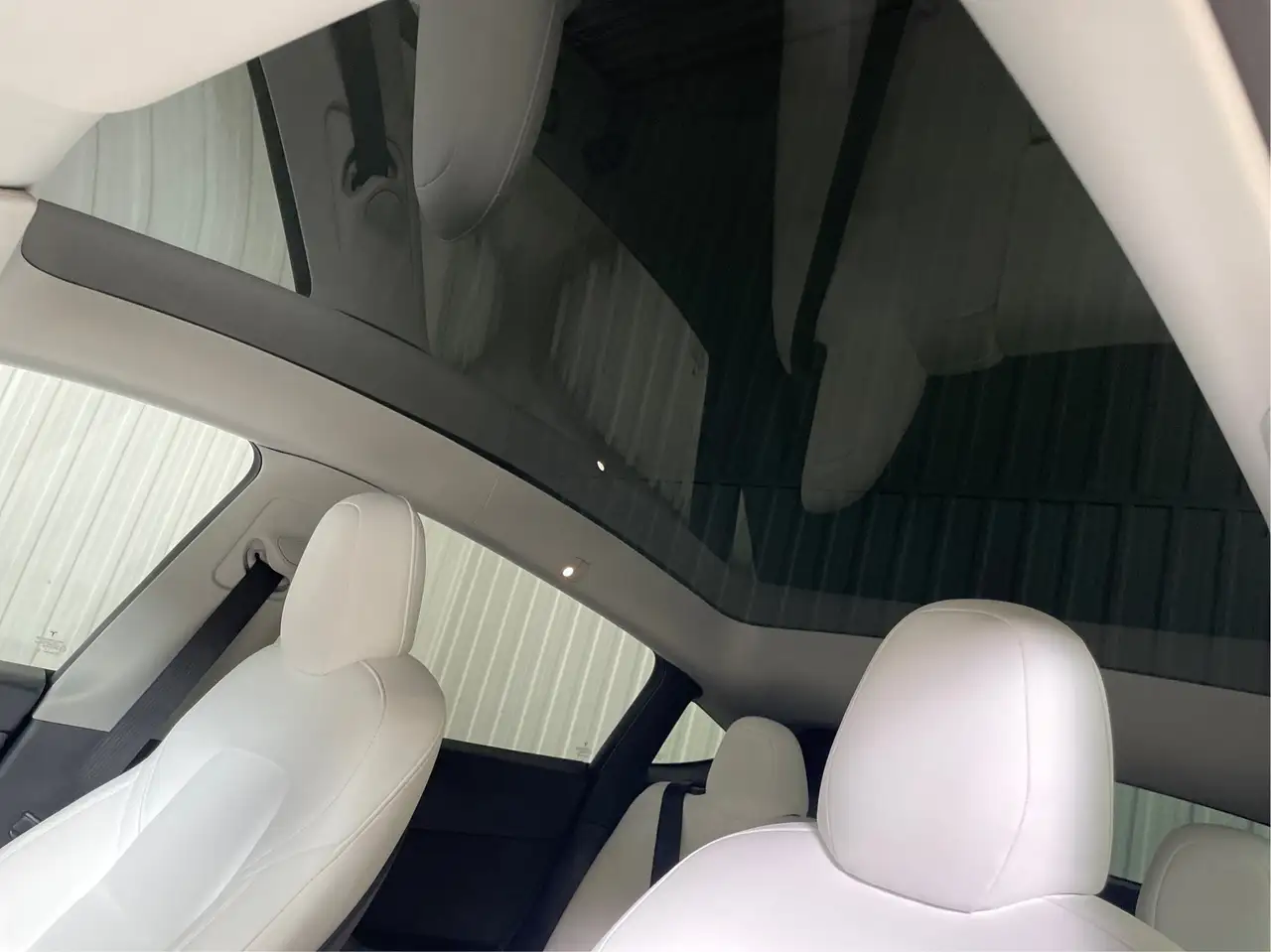 Tesla Model Y photo Tesla Model Y