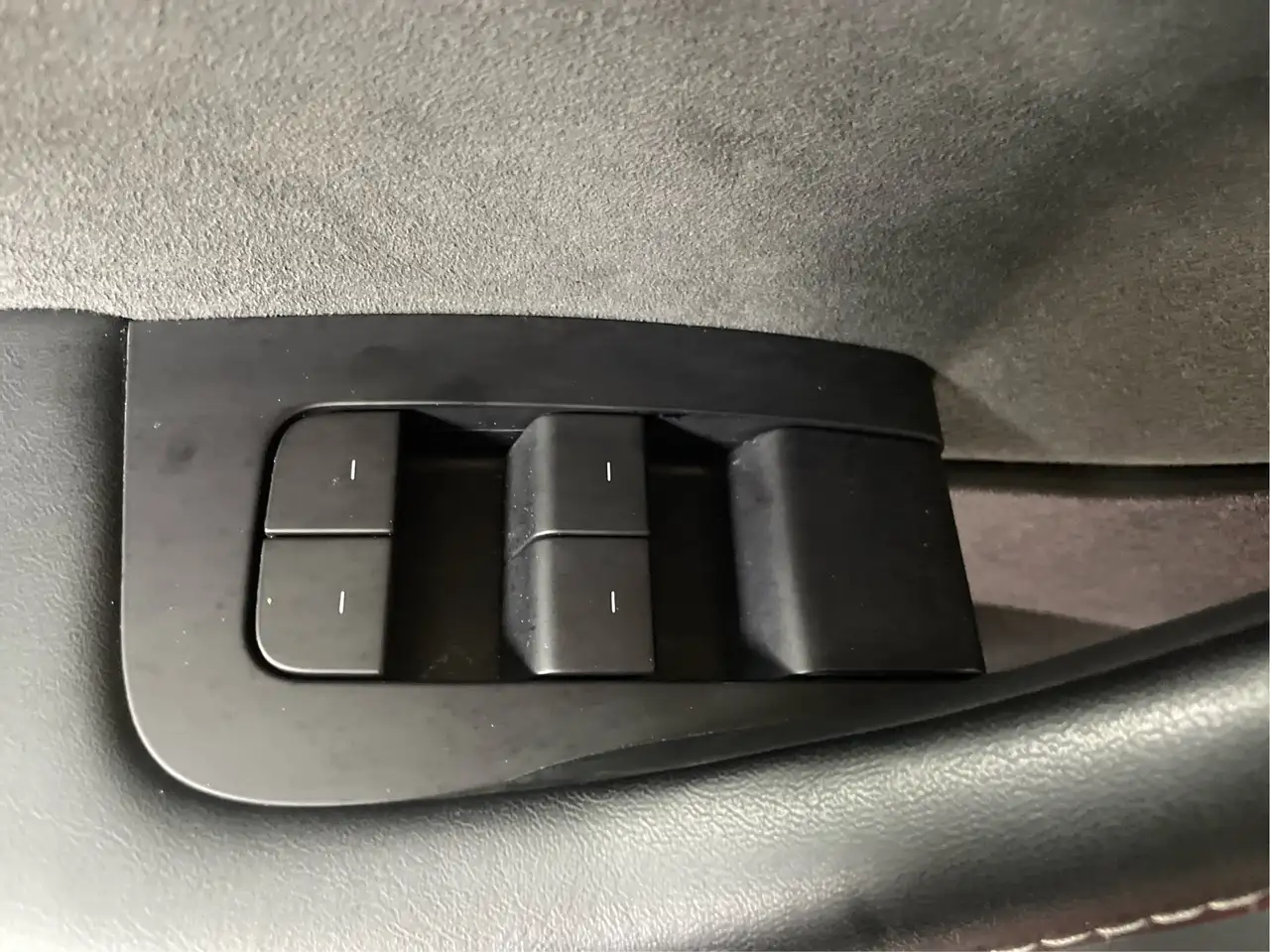 Tesla Model Y photo Tesla Model Y