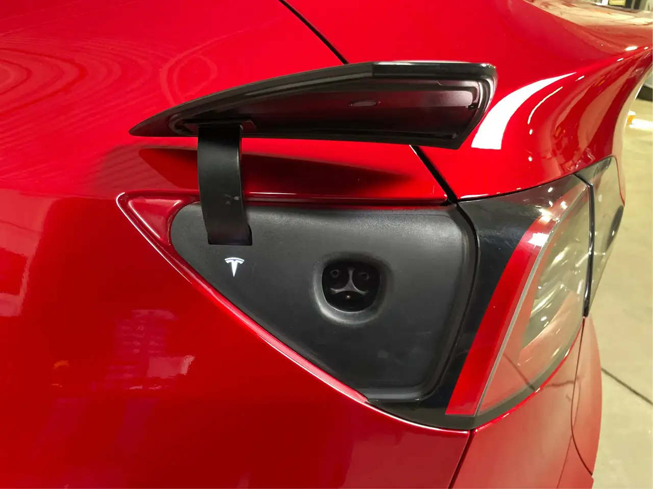 Tesla Model Y photo Tesla Model Y