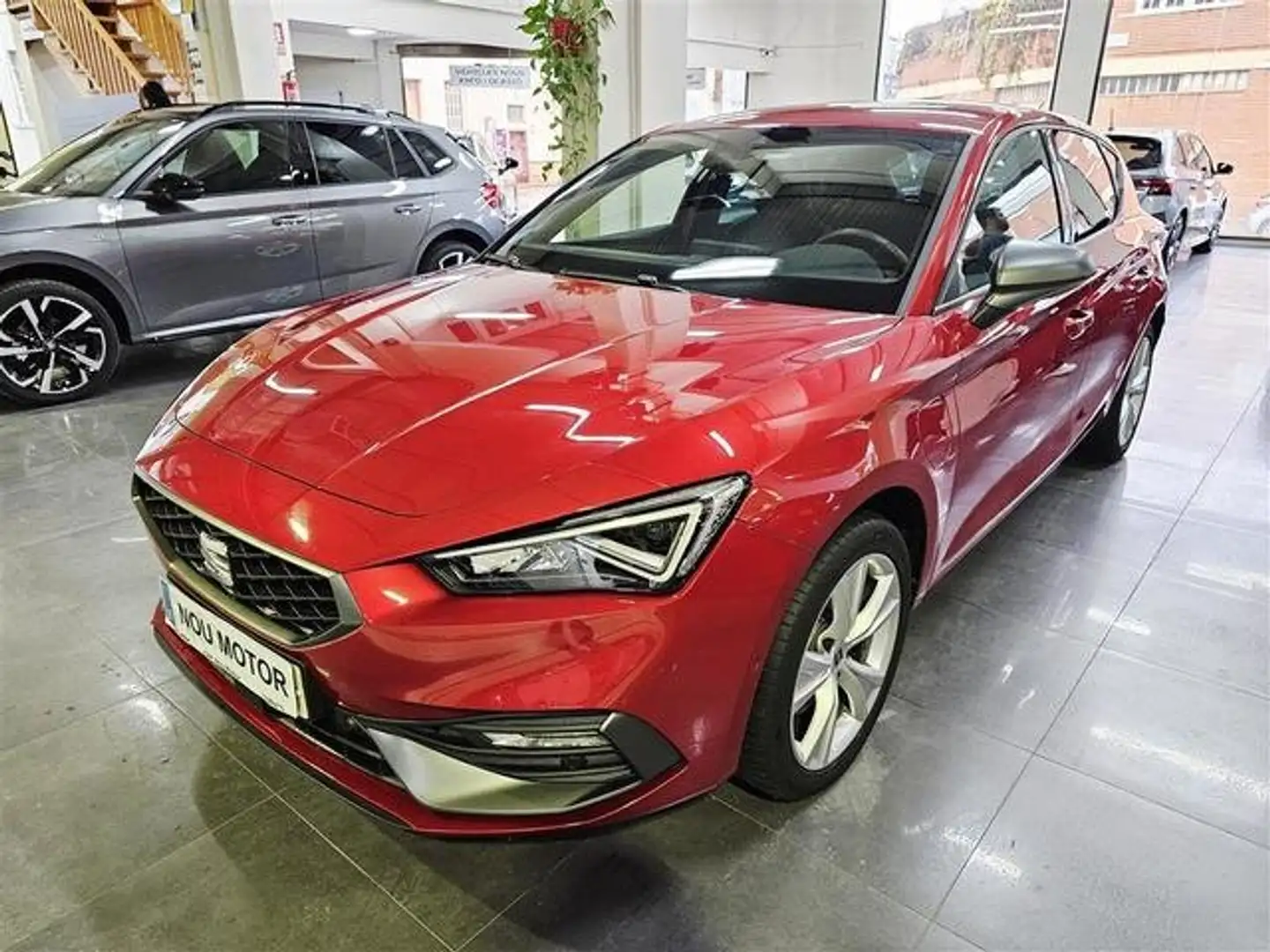 SEAT Leon 1.5 e-Hybrid S&S FR XM DSG-6 204 Rojo - 1