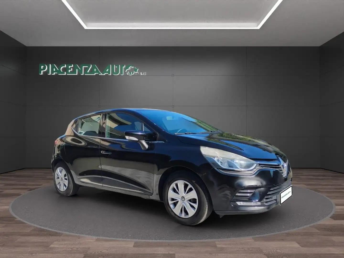 Renault Clio 1.2 75CV 5 porte.NAVIGATORE..NEO PATENTATI Zwart - 1