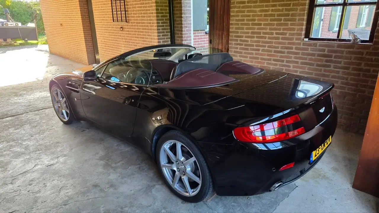 Aston Martin Virage