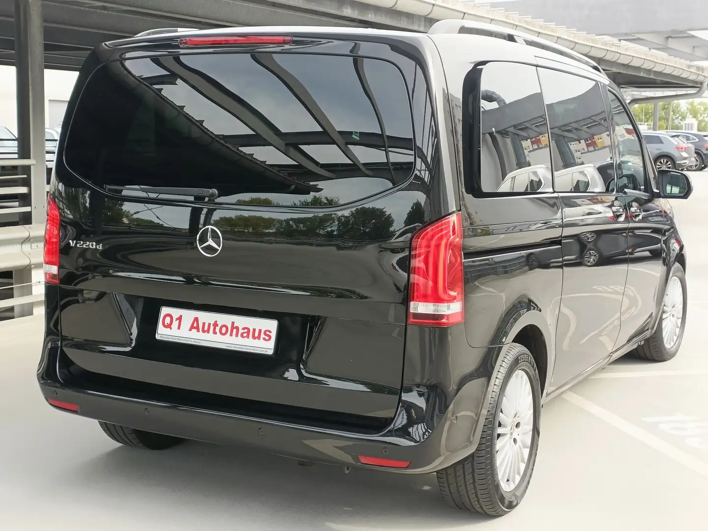 Mercedes-Benz V 220 V 220 d LED/RFK/PARK+SPURASSIST/TOTW/SIHZ/7-SITZER Noir - 2