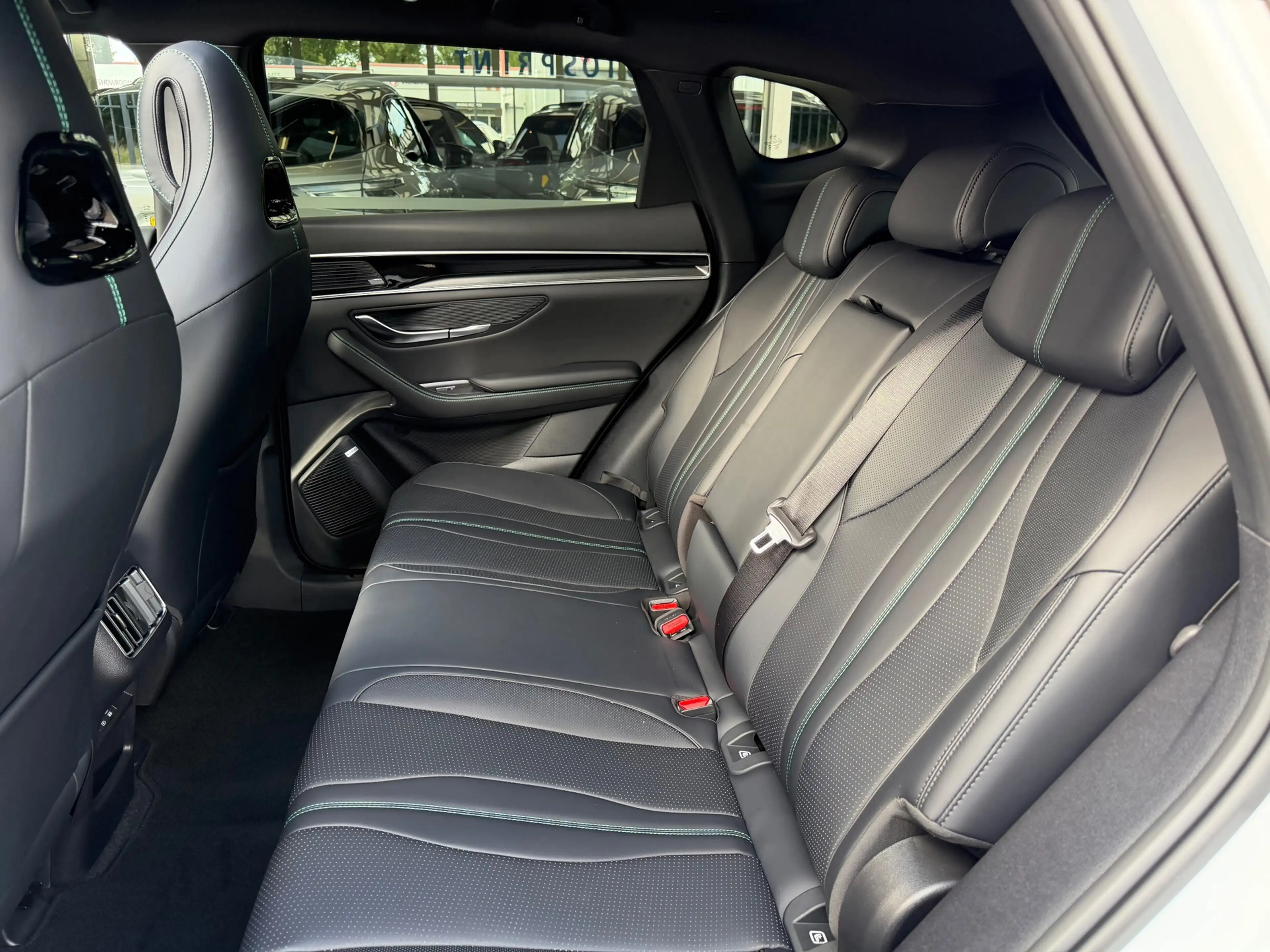 BYD Seal U 40 X OP VOORRAAD IN ALLE KLEUREN GELIJK LEVERBAAR — photo 12