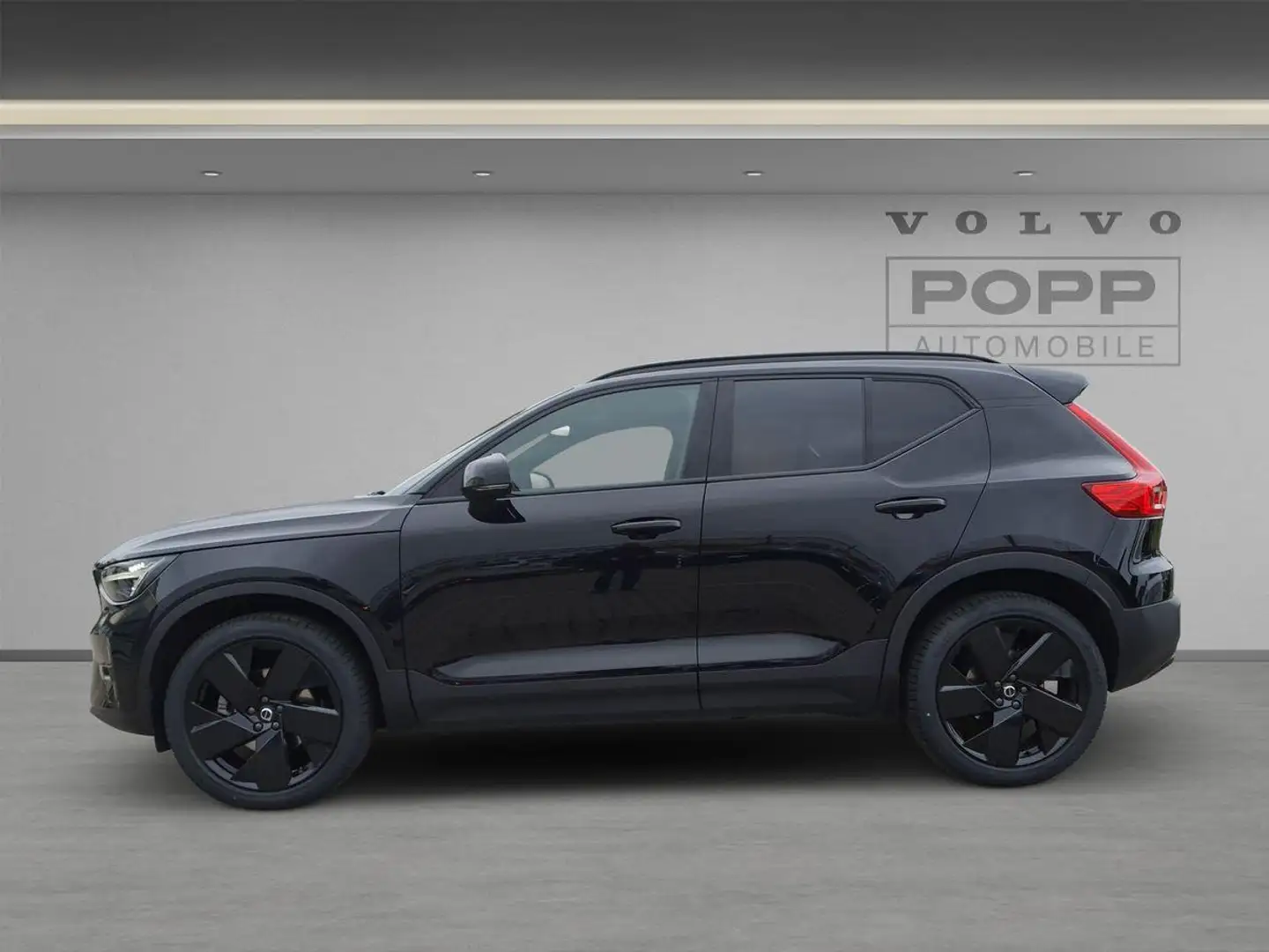Volvo XC40 B3 FWD Plus Black Edition ACC 360° LED SHZ Schwarz - 2
