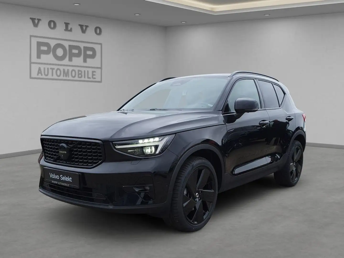 Volvo XC40 B3 FWD Plus Black Edition ACC 360° LED SHZ Schwarz - 1