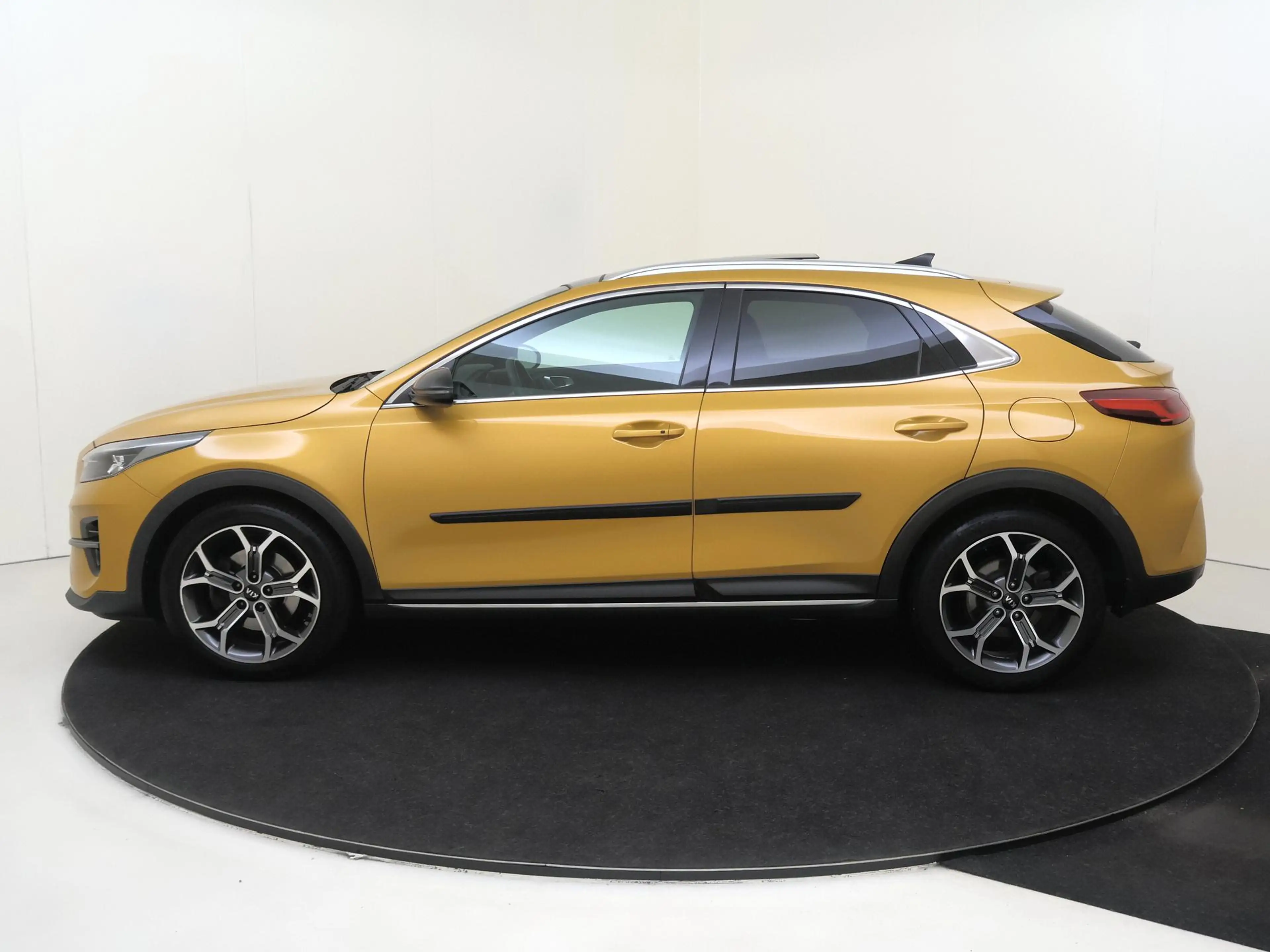Kia XCeed 1.5 T-GDI 160pk DynamicPlusLine | Panoramadak | St — photo 9