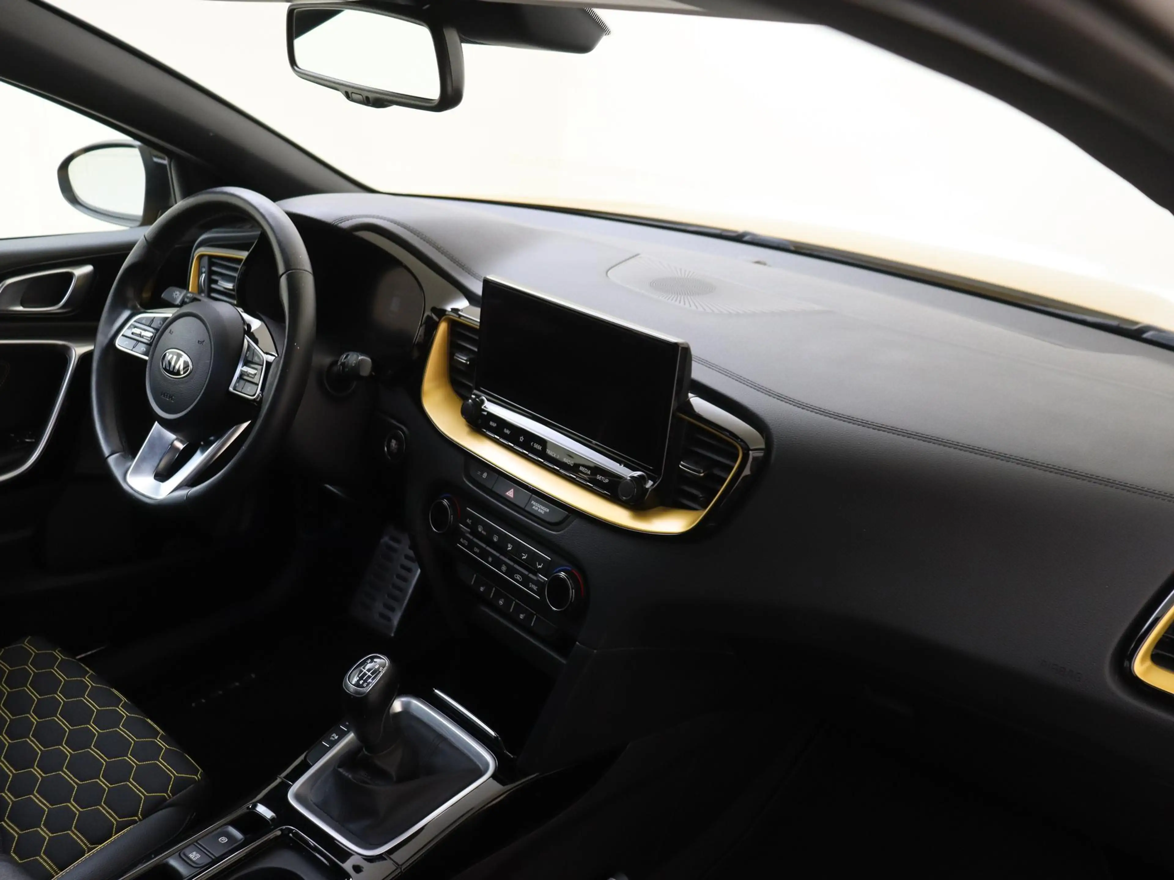 Kia XCeed 1.5 T-GDI 160pk DynamicPlusLine | Panoramadak | St — photo 6