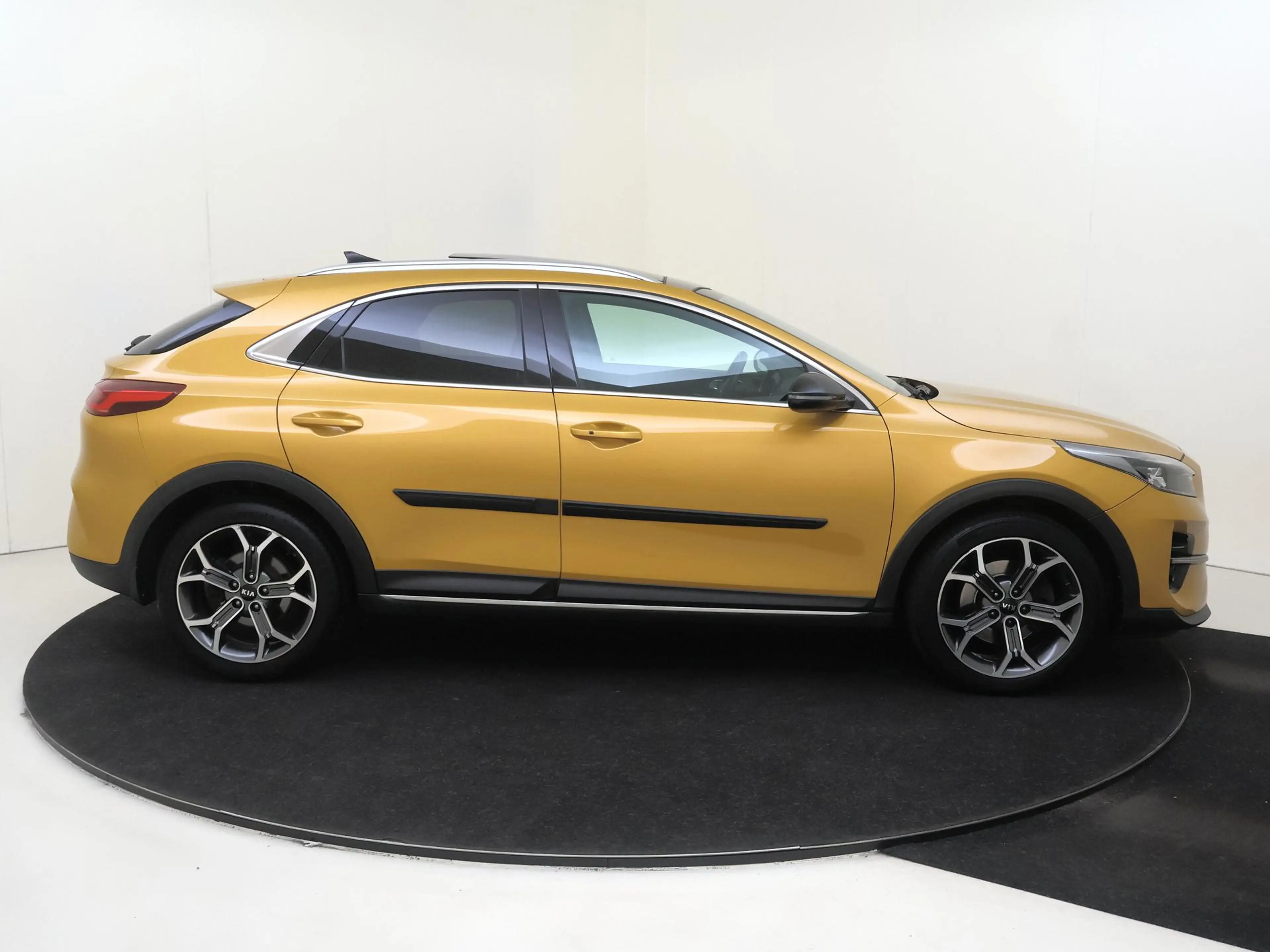 Kia XCeed 1.5 T-GDI 160pk DynamicPlusLine | Panoramadak | St — photo 10