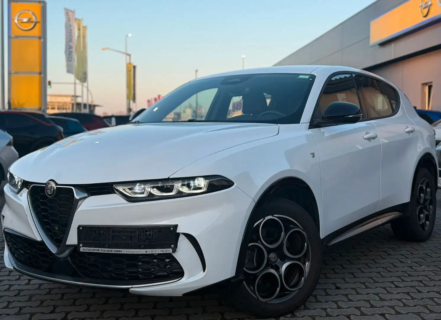 Alfa Romeo Tonale Ti 1.5 48V-Hybrid 160PS *MATRIX* Blanc - 2