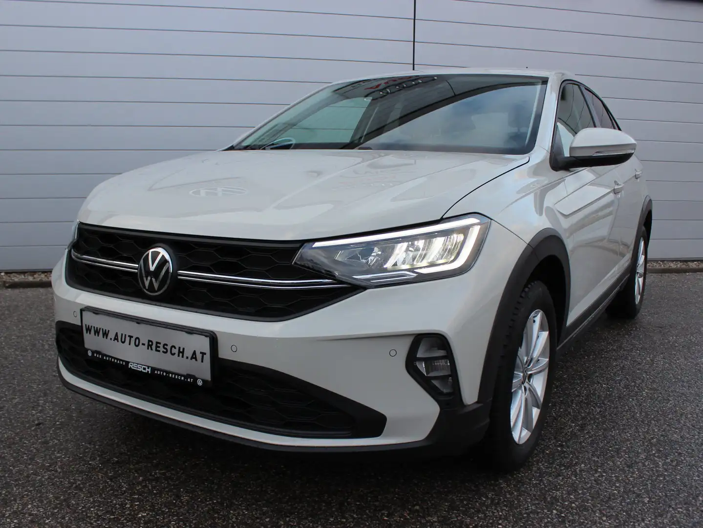 Volkswagen Taigo 4Me TSI Grau - 2