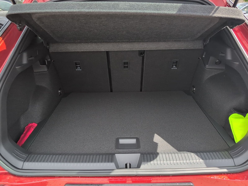 Volkswagen T-Roc R-Line 1.5 l eTSI OPF 110 kW (150 PS) 7-Ga — photo 10