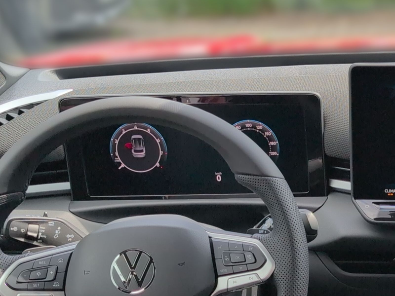 Volkswagen T-Roc R-Line 1.5 l eTSI OPF 110 kW (150 PS) 7-Ga — photo 15