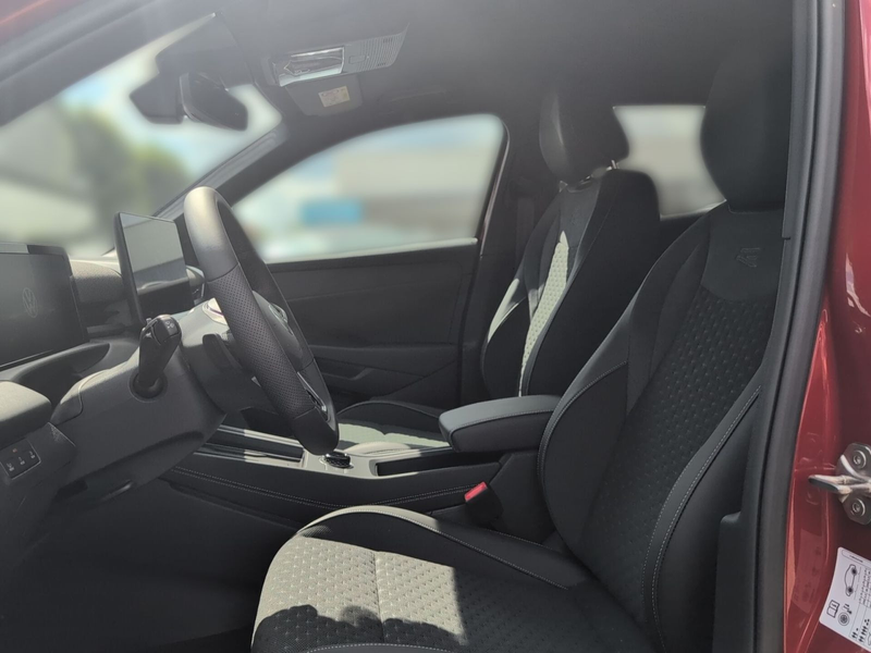 Volkswagen T-Roc R-Line 1.5 l eTSI OPF 110 kW (150 PS) 7-Ga — photo 11