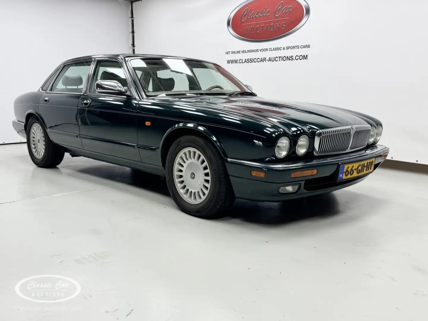 Daimler Double Six - ONLINE AUCTION Grün - 1