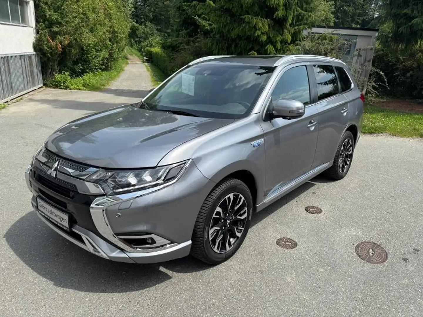 Mitsubishi Outlander Outlander Plug-in Hybrid TOP 2.4 4WD AHK Gris - 1