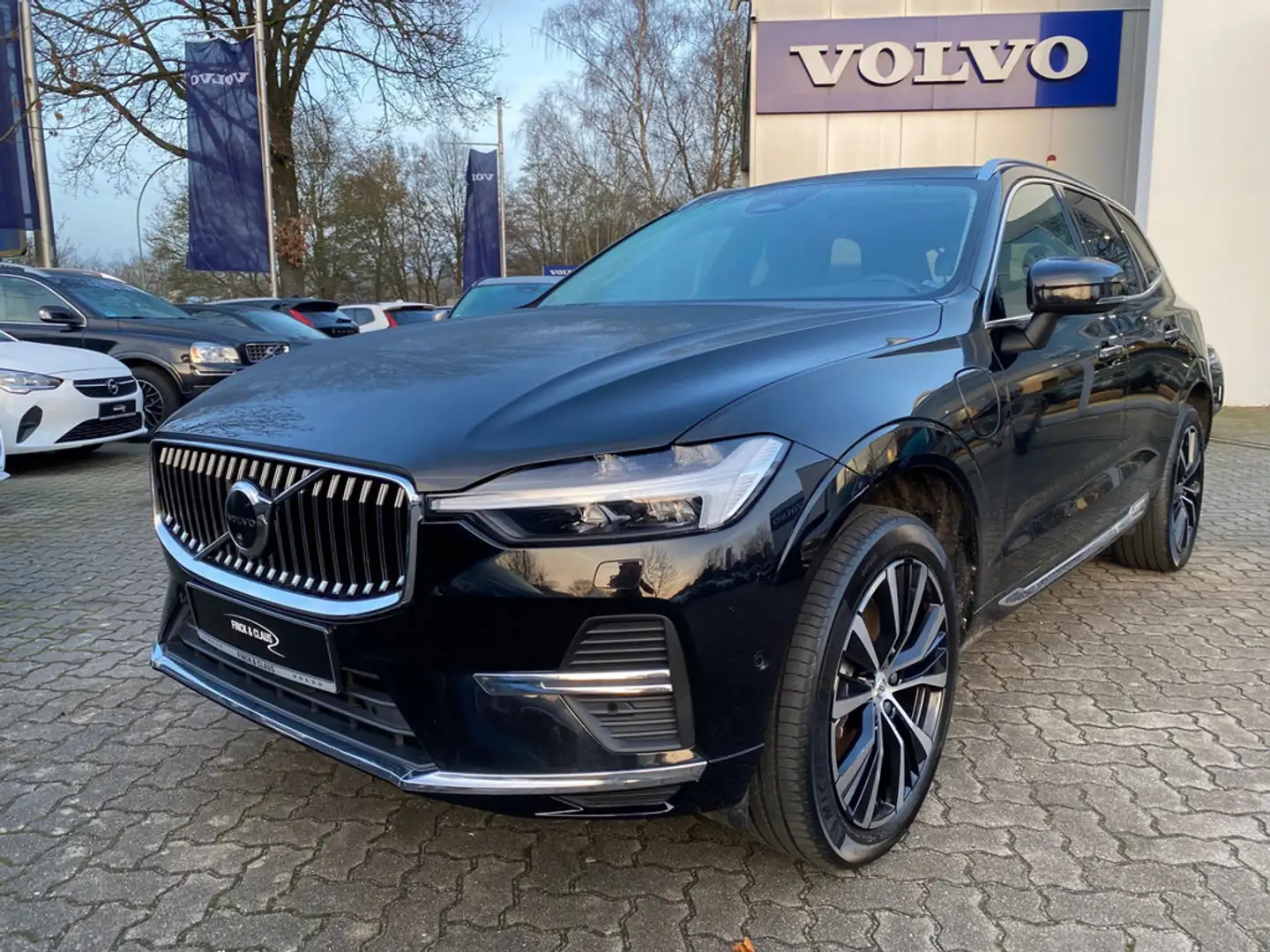 Volvo XC60 T6 AWD Plus Bright Schwarz - 1
