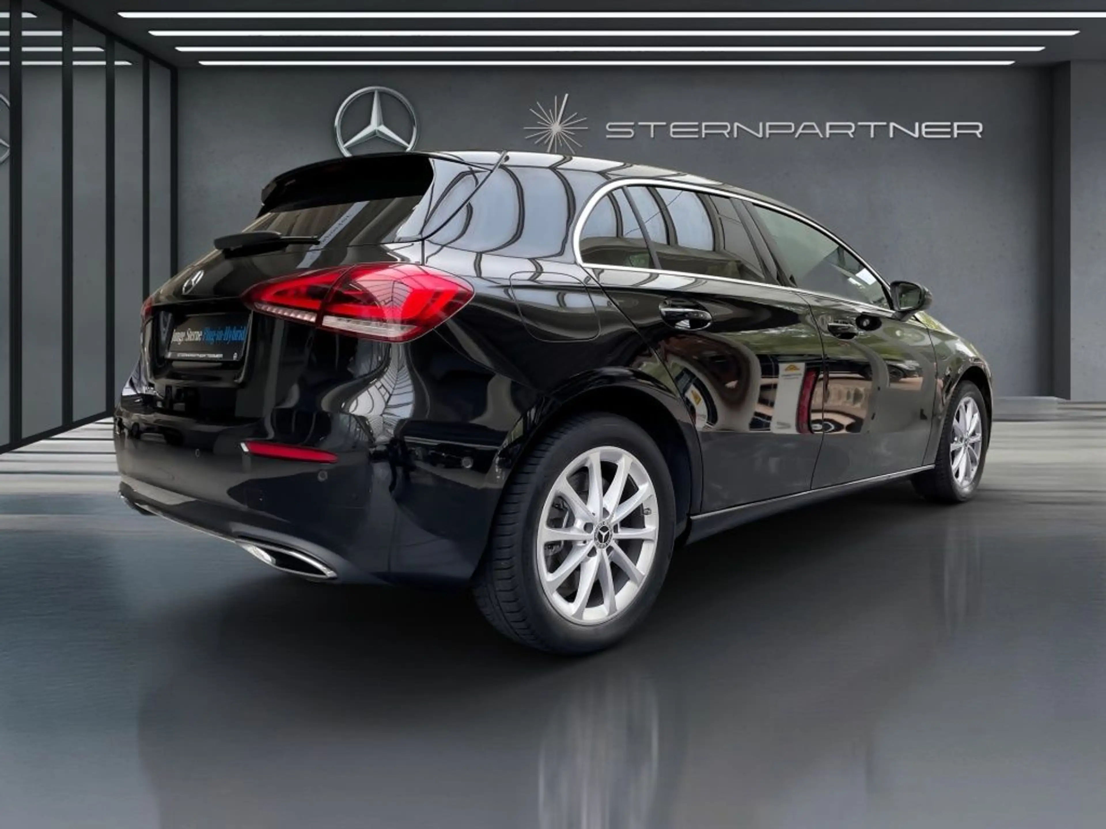 Mercedes-Benz A 250 e Carbon+MBUX+Progressive+Ambiente+CarPlay — photo 13
