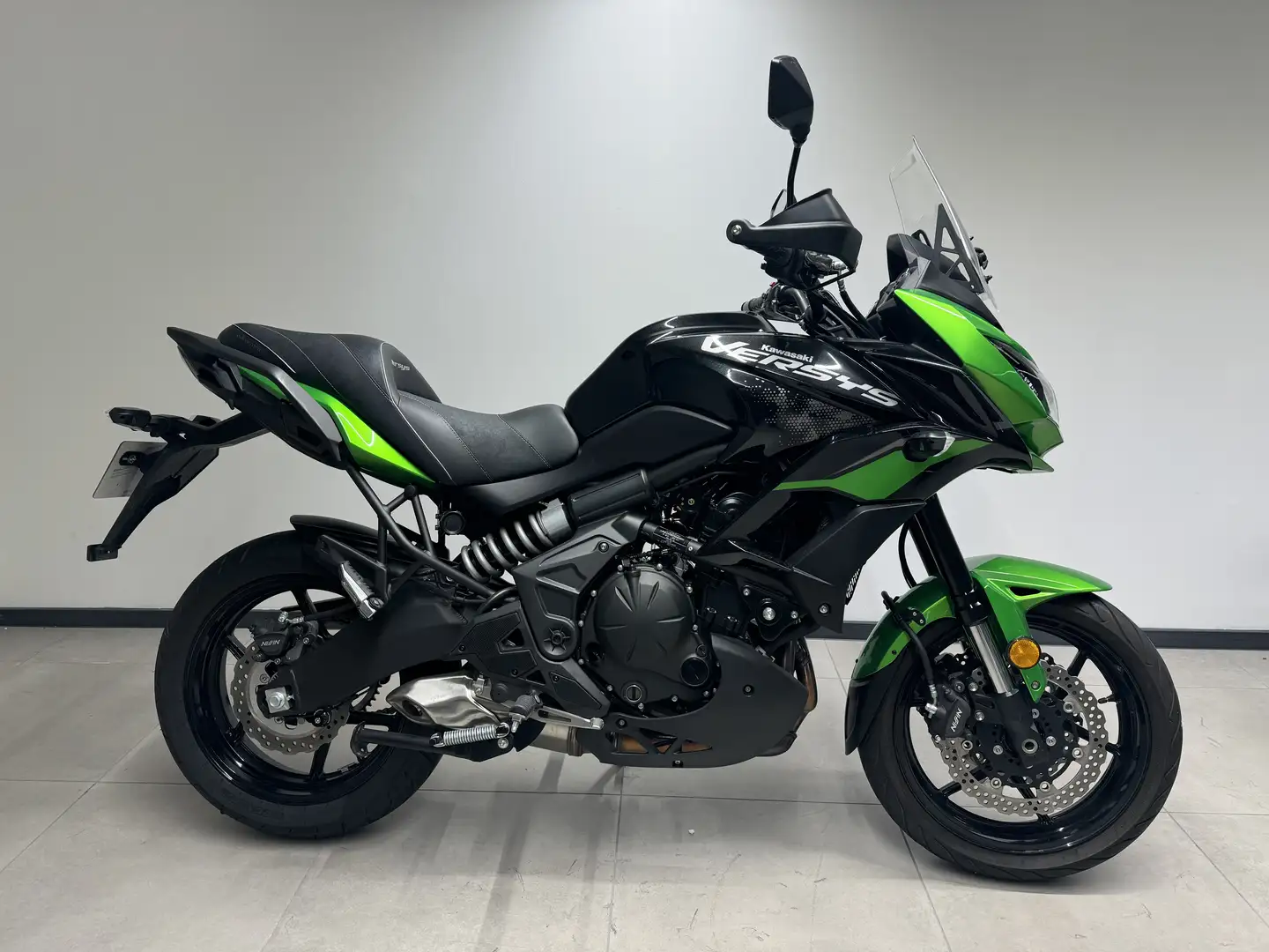 Kawasaki Versys 650 Verde - 1