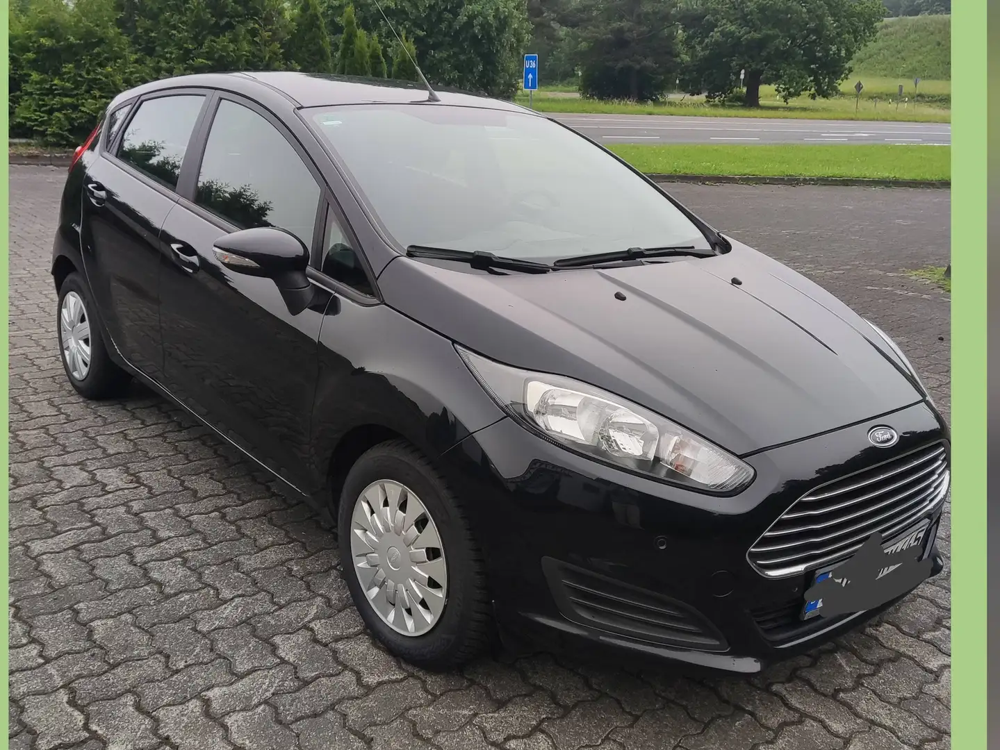 Ford Fiesta Fiesta 1.6 TDCi SYNC Edition Černá - 1