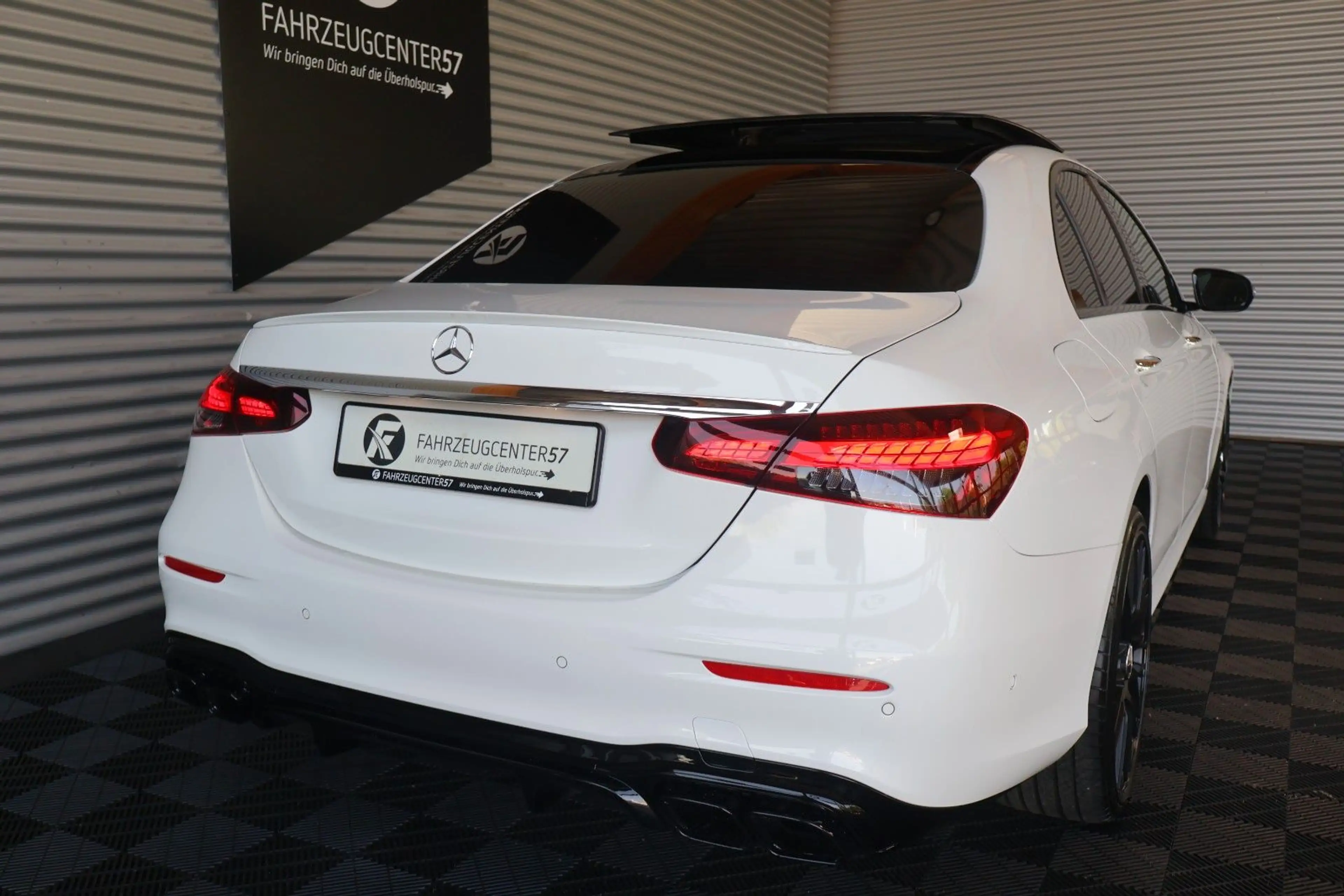Mercedes-Benz E 450 4MATIC/E63 AMG UMBAU/BURMESTER/360°/PANO — photo 8