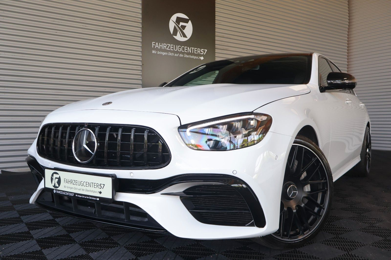 Mercedes-Benz E 450 4MATIC/E63 AMG UMBAU/BURMESTER/360°/PANO
