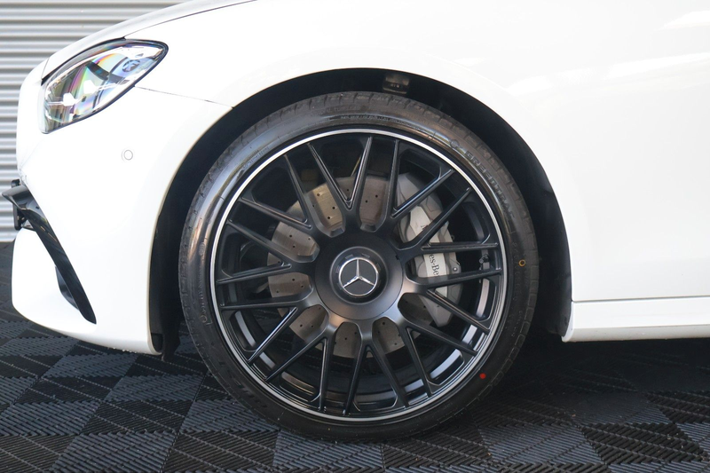 Mercedes-Benz E 450 4MATIC/E63 AMG UMBAU/BURMESTER/360°/PANO — photo 2