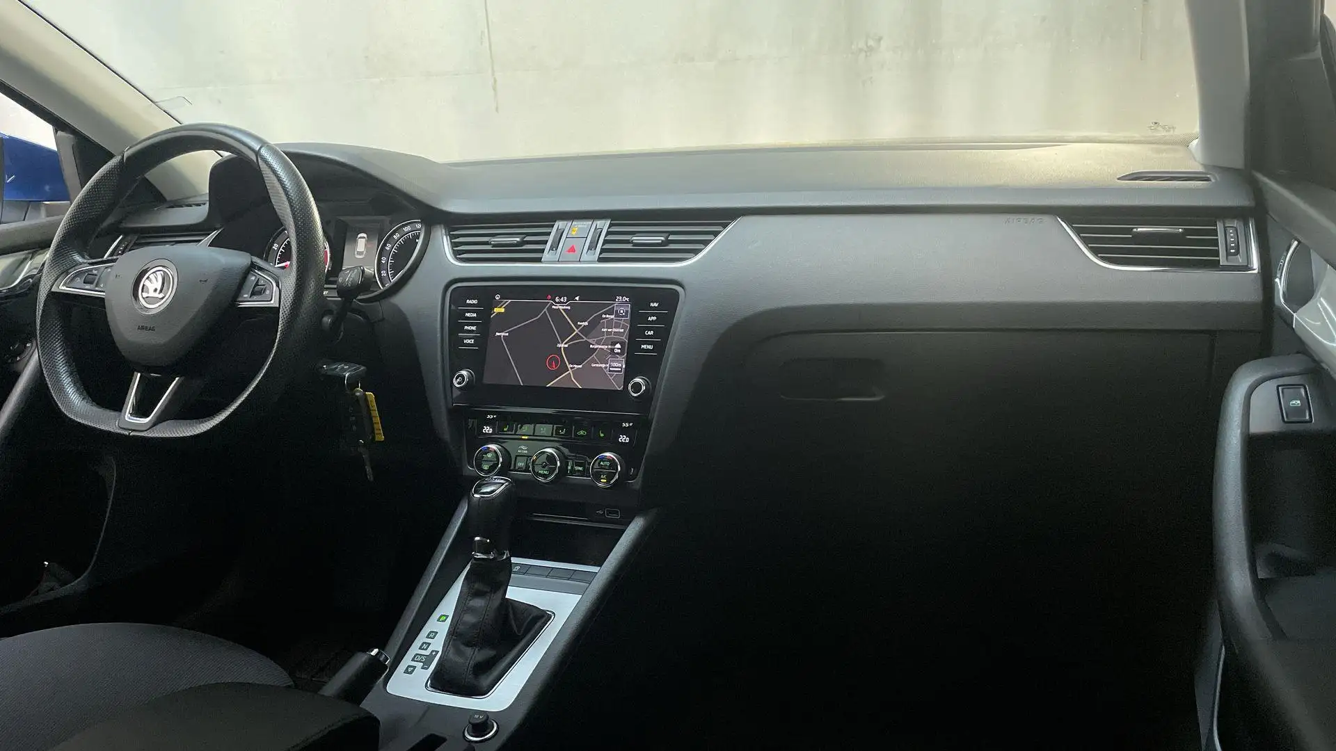 Skoda Octavia Combi 1.5 TSI 150pk DSG Greentech Business Edition Blauw - 2