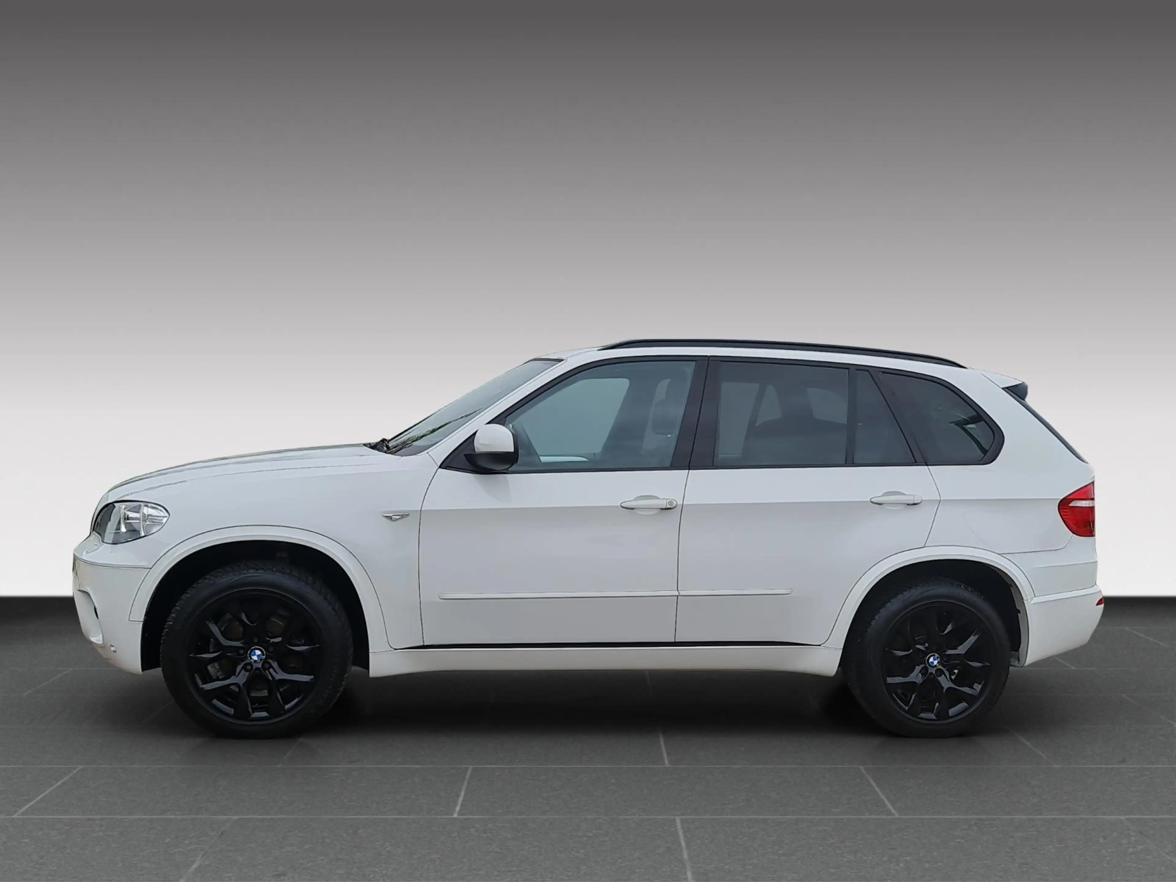 BMW X5 xDrive30d 3.0 Turbodiesel // 8 Fach — photo 2