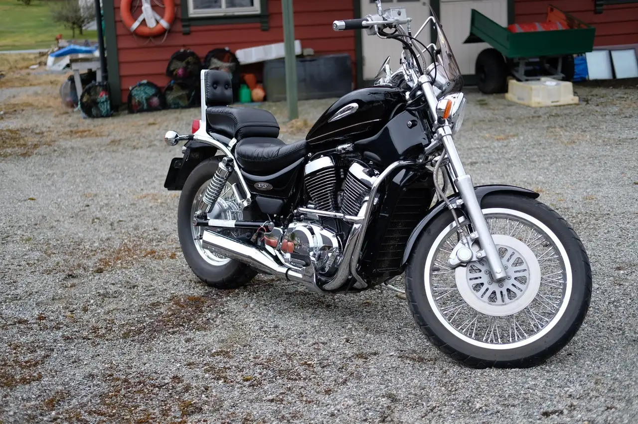 Suzuki VS 800