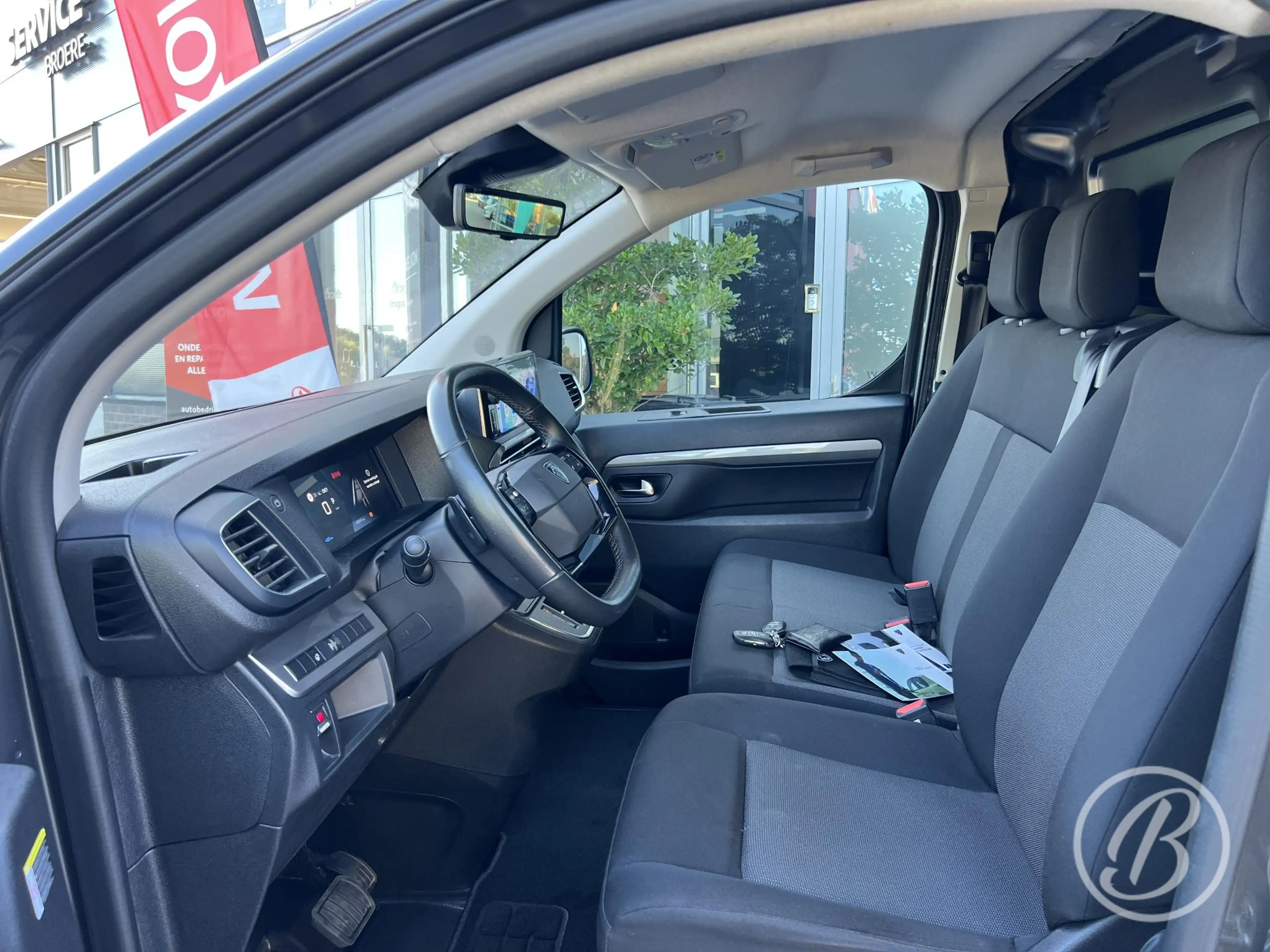 Peugeot Expert 2.0 BlueHDi 145 S&S L3 EAT-8 Automaat — photo 6