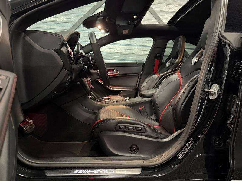 Mercedes-Benz CLA 45 AMG 4MATIC 381-PK/LED/NAVI/PANO/H-K/RECARO/FACELIFT/SF — photo 11