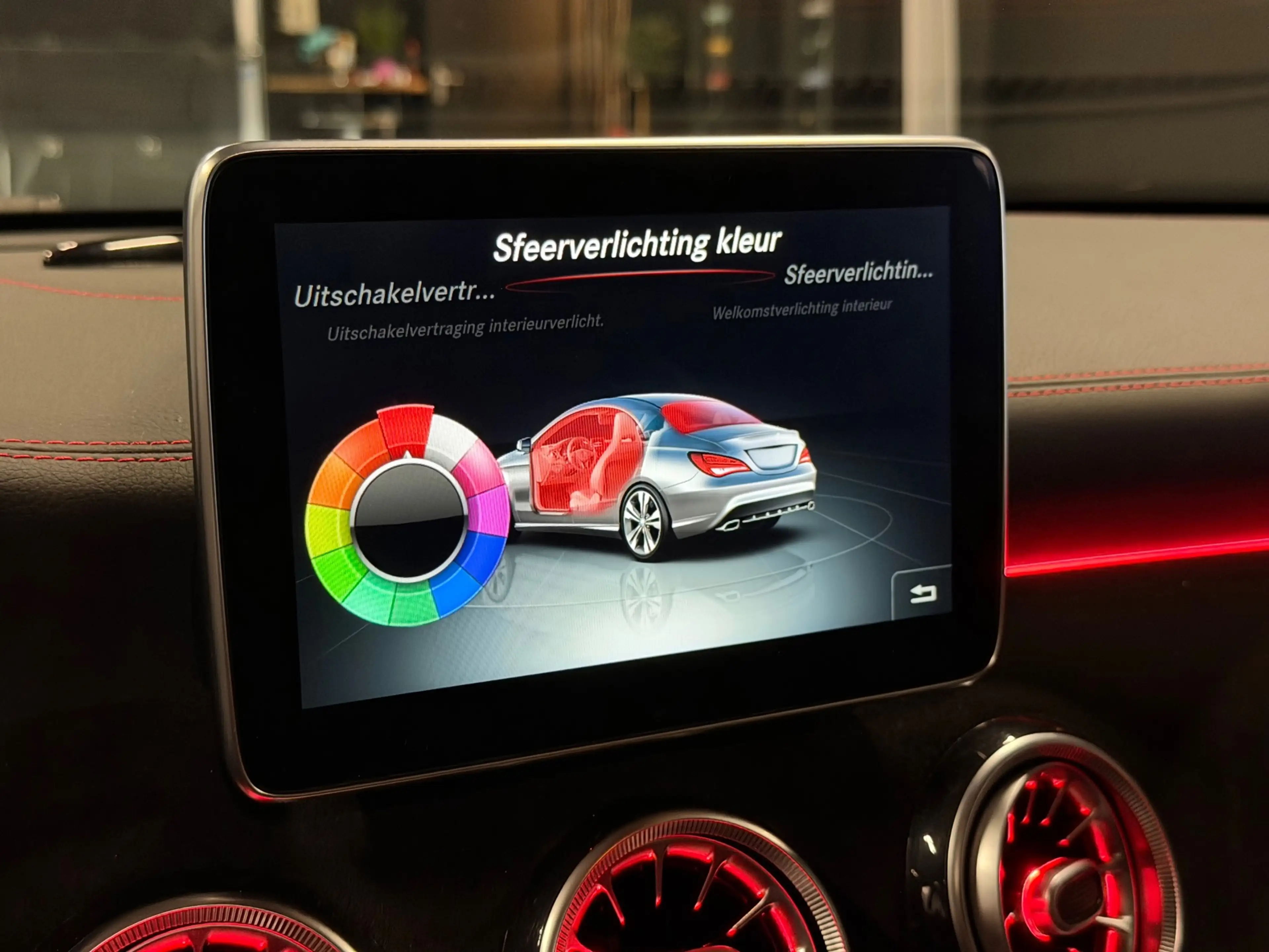 Mercedes-Benz CLA 45 AMG 4MATIC 381-PK/LED/NAVI/PANO/H-K/RECARO/FACELIFT/SF — photo 34