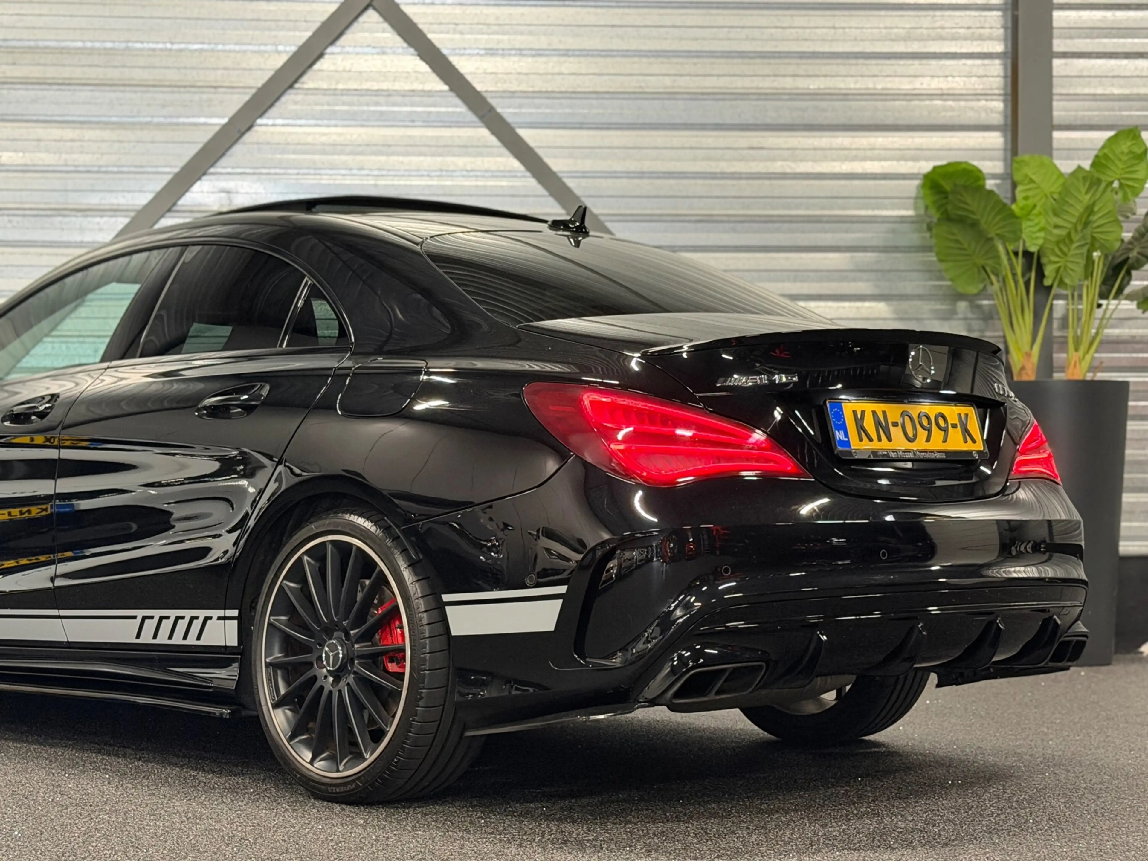 Mercedes-Benz CLA 45 AMG 4MATIC 381-PK/LED/NAVI/PANO/H-K/RECARO/FACELIFT/SF — photo 29