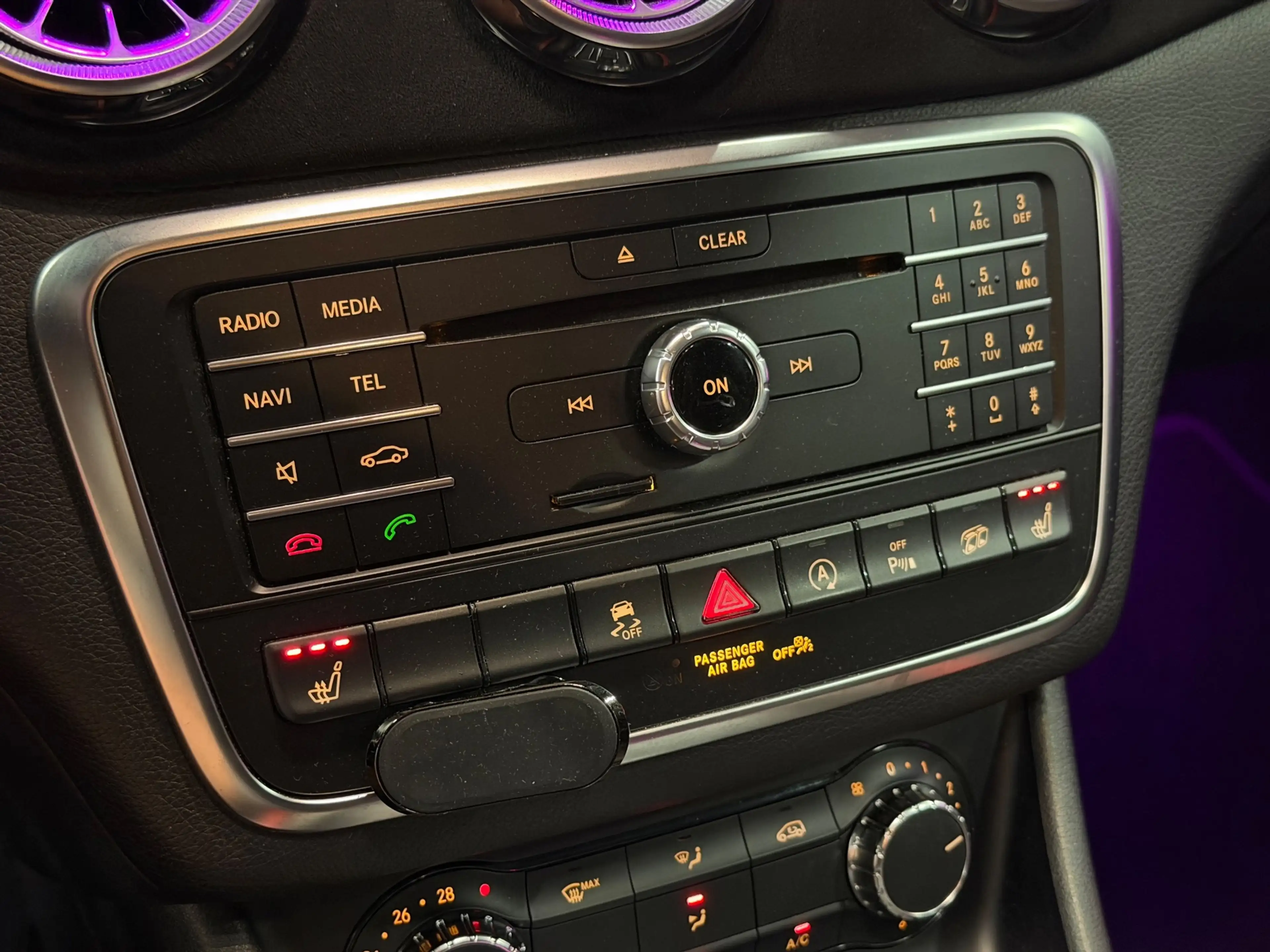 Mercedes-Benz CLA 45 AMG 4MATIC 381-PK/LED/NAVI/PANO/H-K/RECARO/FACELIFT/SF — photo 18