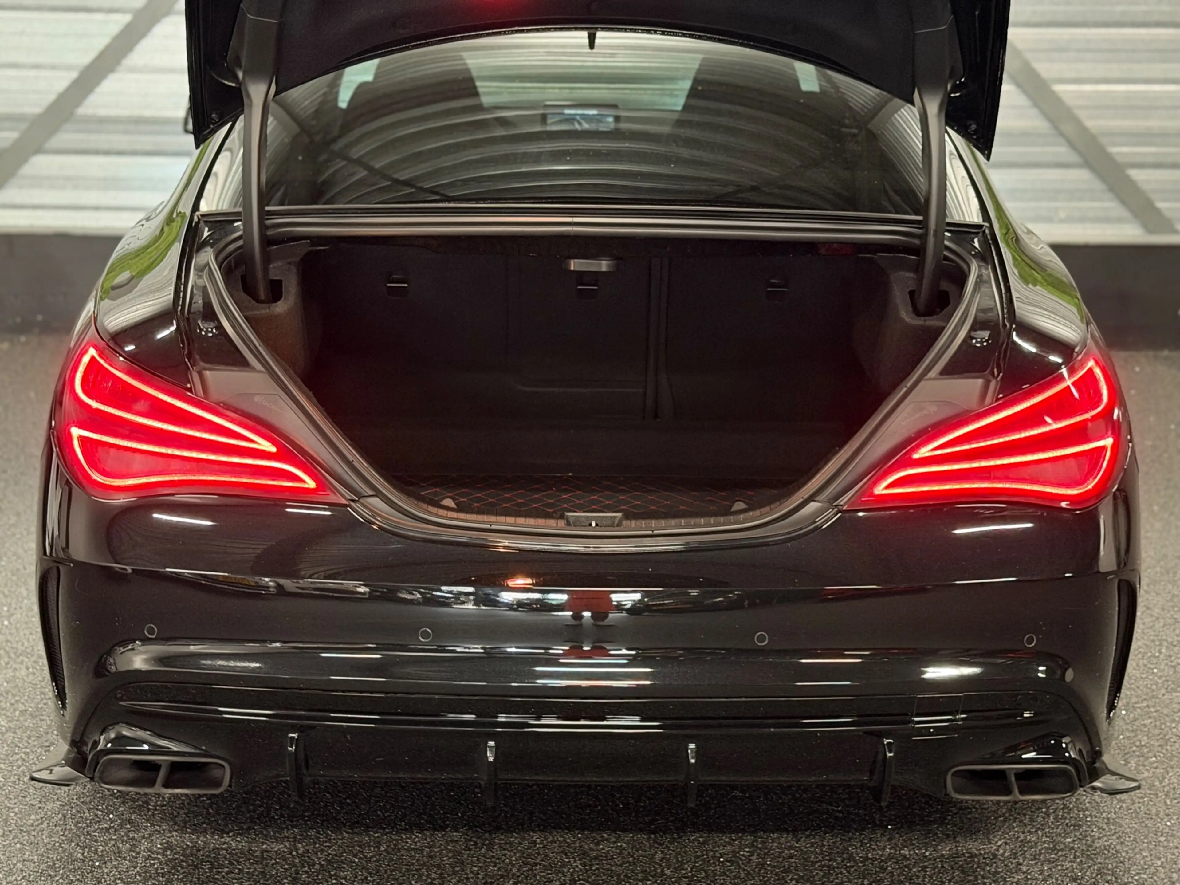Mercedes-Benz CLA 45 AMG 4MATIC 381-PK/LED/NAVI/PANO/H-K/RECARO/FACELIFT/SF — photo 31