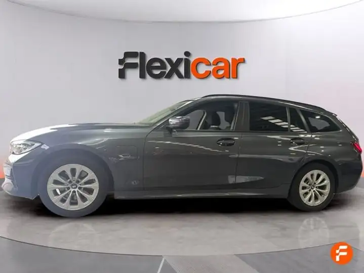 BMW Serie 3 330e xDrive Touring (2021) 2022, foto 3