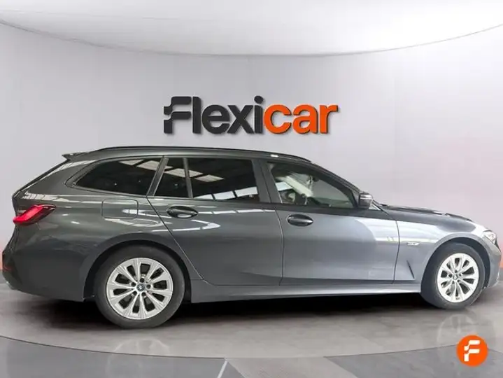 BMW Serie 3 330e xDrive Touring (2021) 2022, foto 8