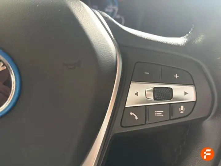 BMW Serie 3 330e xDrive Touring (2021) 2022, foto 19