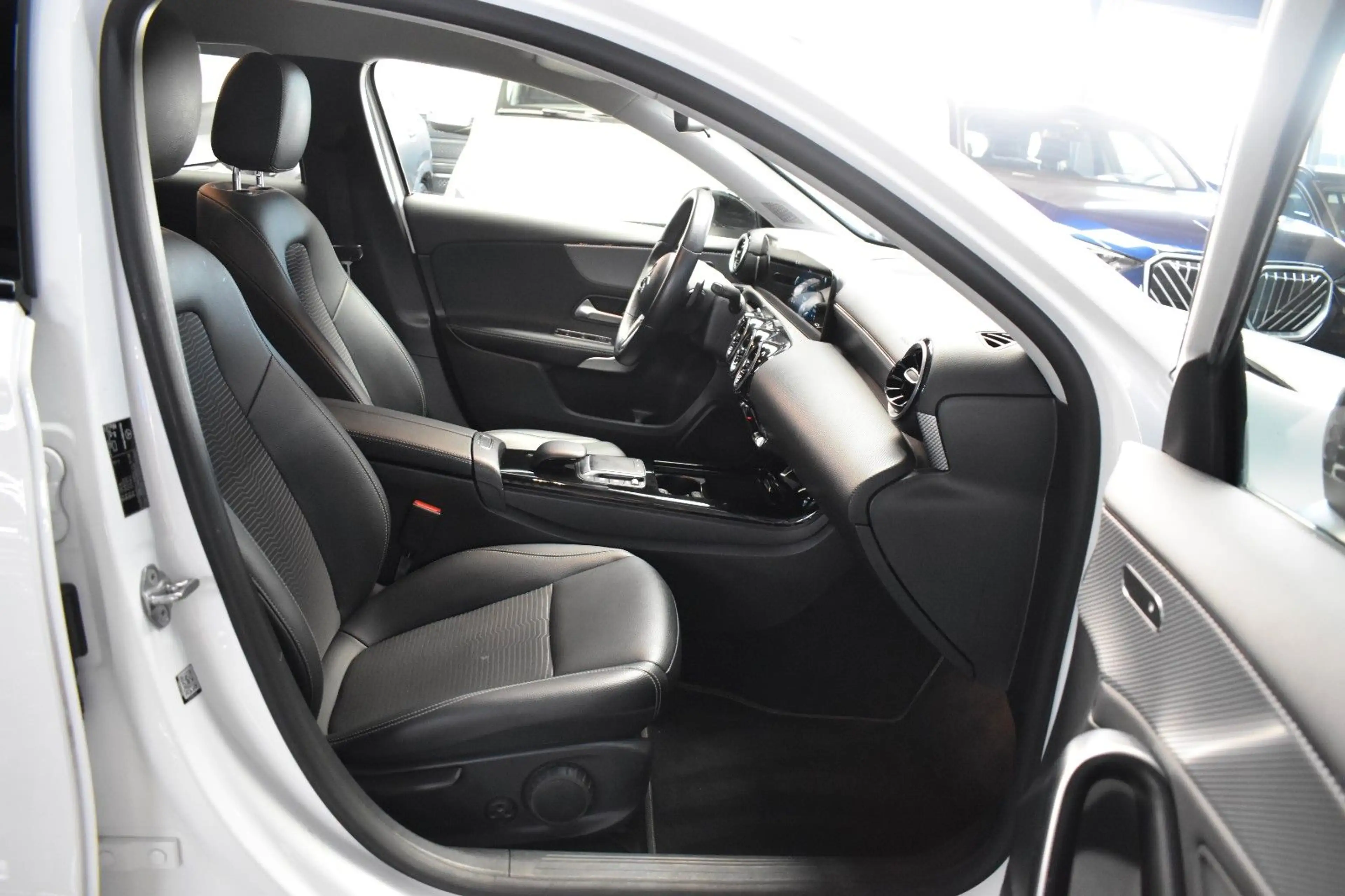 Mercedes-Benz A 250 *KAMERA*NAVIGATION*WIDESCREEN*SHZ*PDC* — photo 8