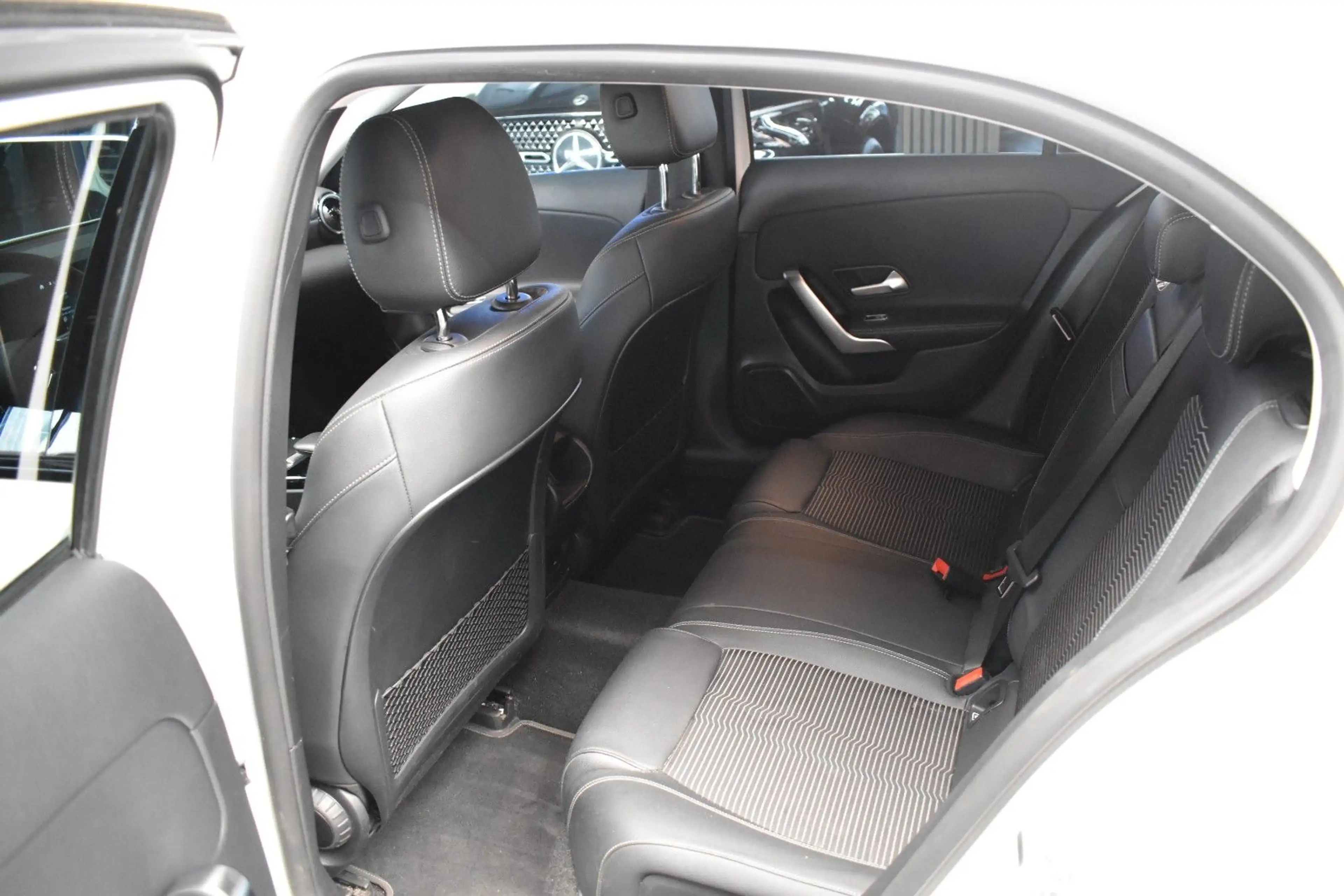 Mercedes-Benz A 250 *KAMERA*NAVIGATION*WIDESCREEN*SHZ*PDC* — photo 13