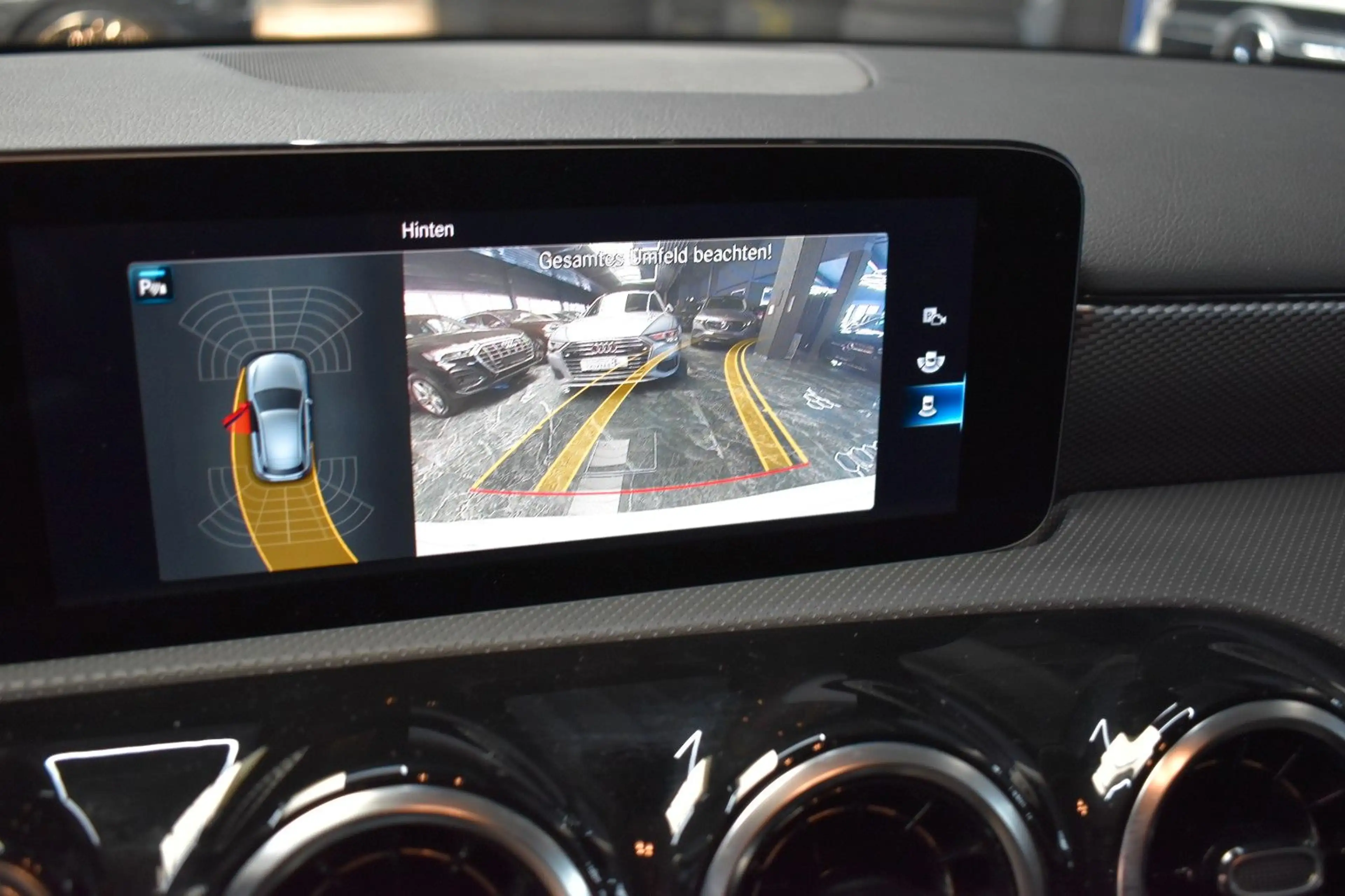 Mercedes-Benz A 250 *KAMERA*NAVIGATION*WIDESCREEN*SHZ*PDC* — photo 3