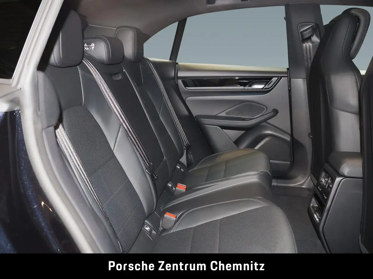 Porsche Macan 4 Electric *0,25%Versteuerung*14-Wege;Luft.;Pano;2 8