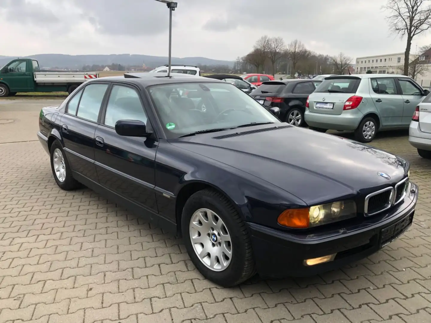 BMW 740 i Gepflegt Original Zustand !!BMW Scheckheft! Blue - 2