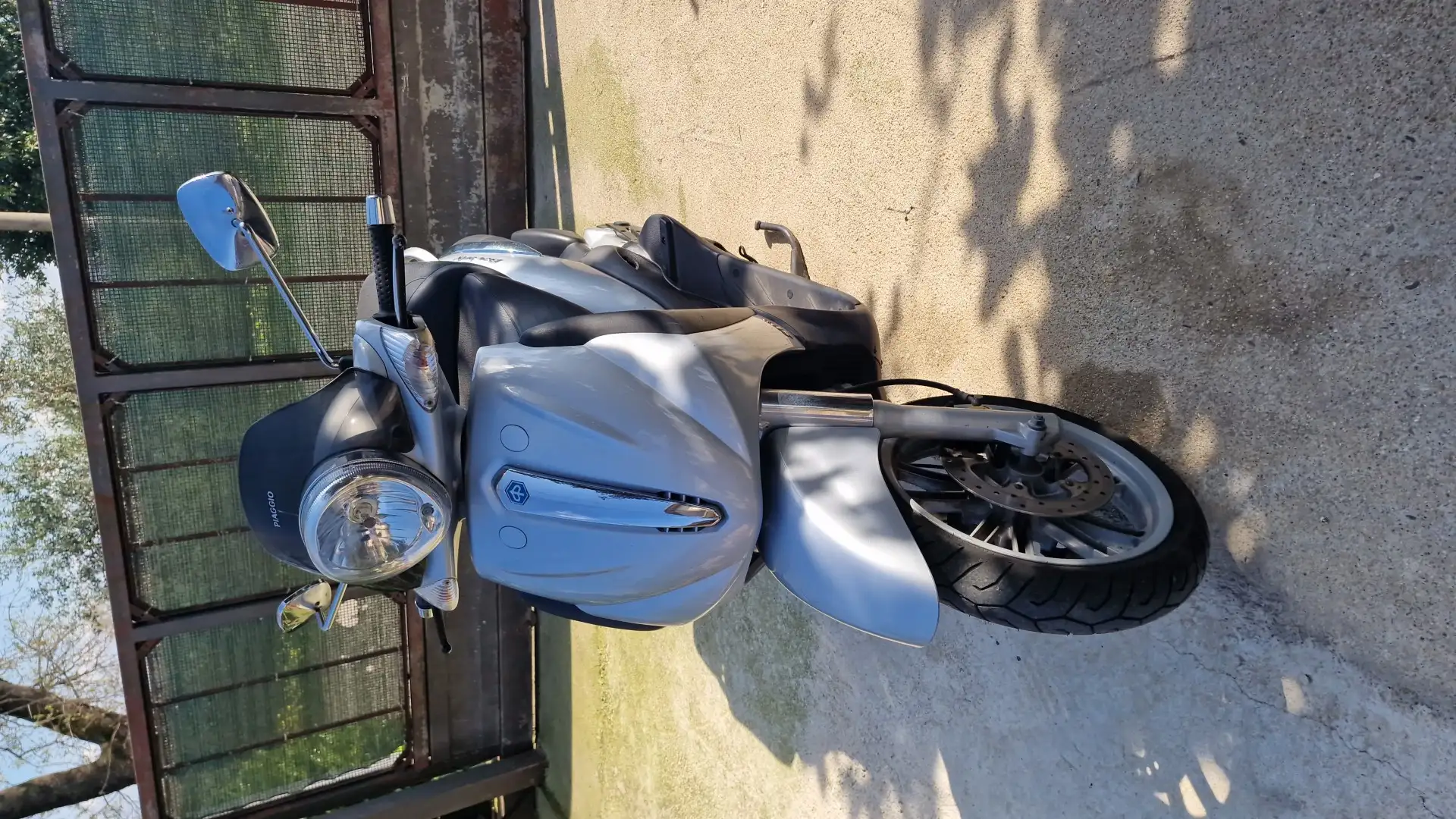 Piaggio Beverly 500 Gri - 1