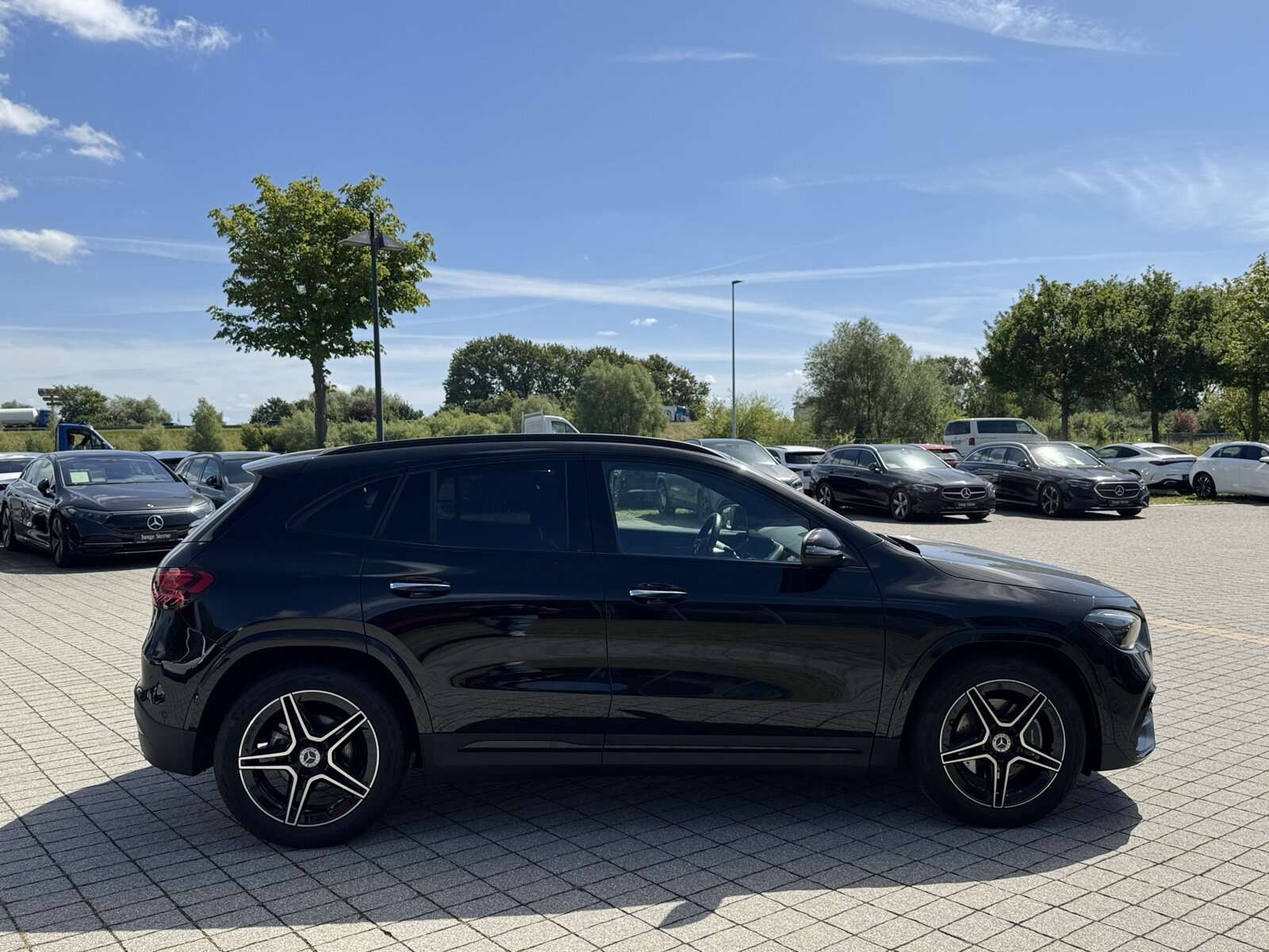 Mercedes-Benz GLA 180