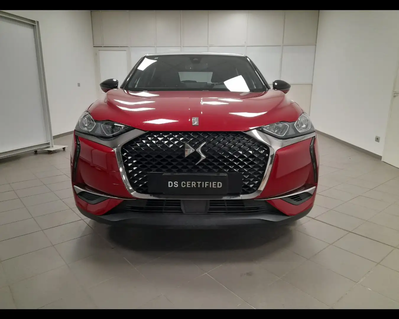 DS Automobiles DS 3 Crossback PureTech 100 So Chic Rojo - 2