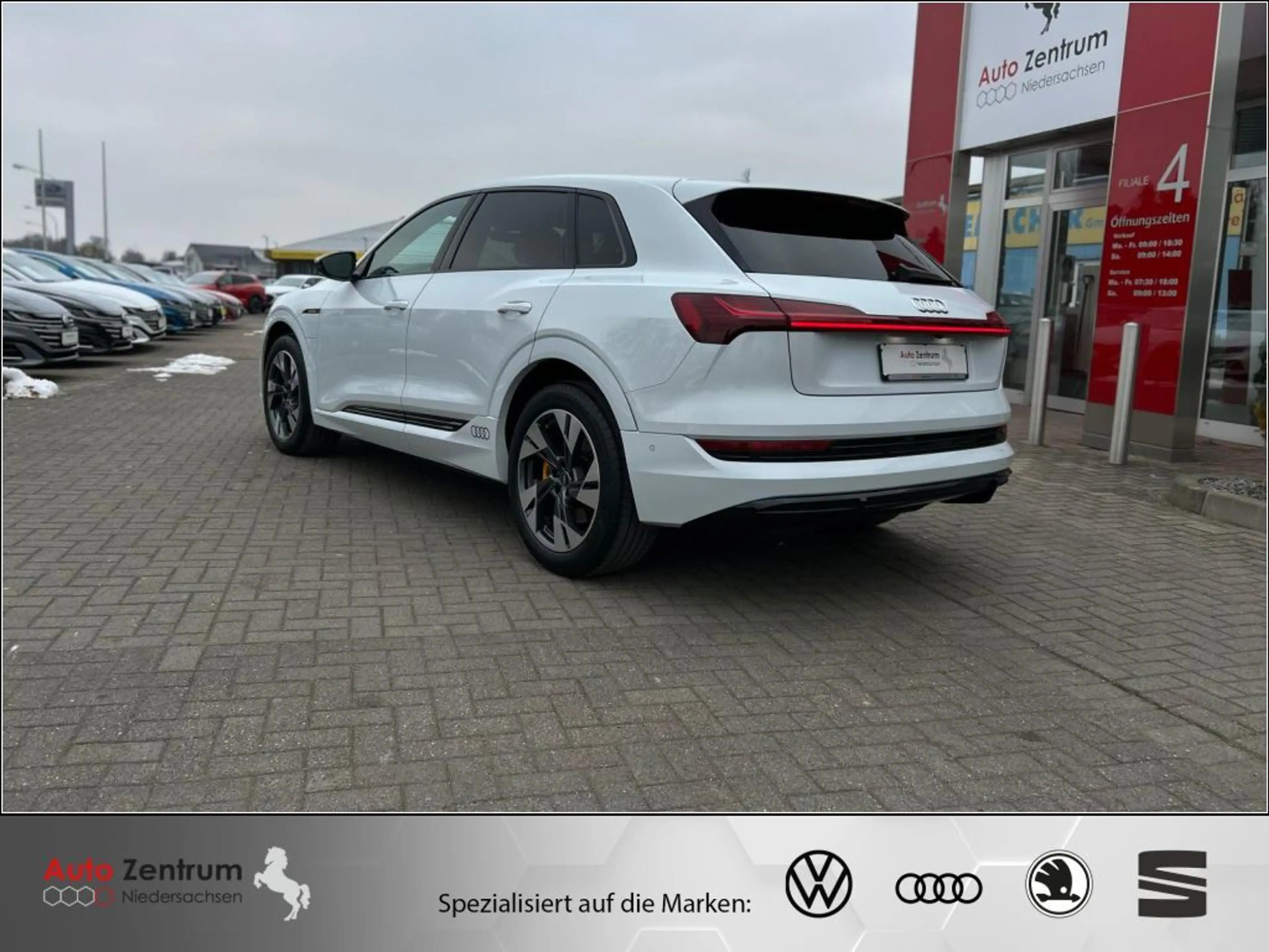 Audi e-tron 55 quatt S-LINE ***AZN-Förderung*** Bat-ZERTIFIKAT — photo 11