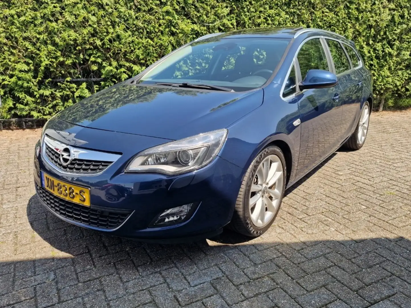 Opel Astra 1.4 Turbo sport: Xenon trekhaak schuifdak Blauw - 1